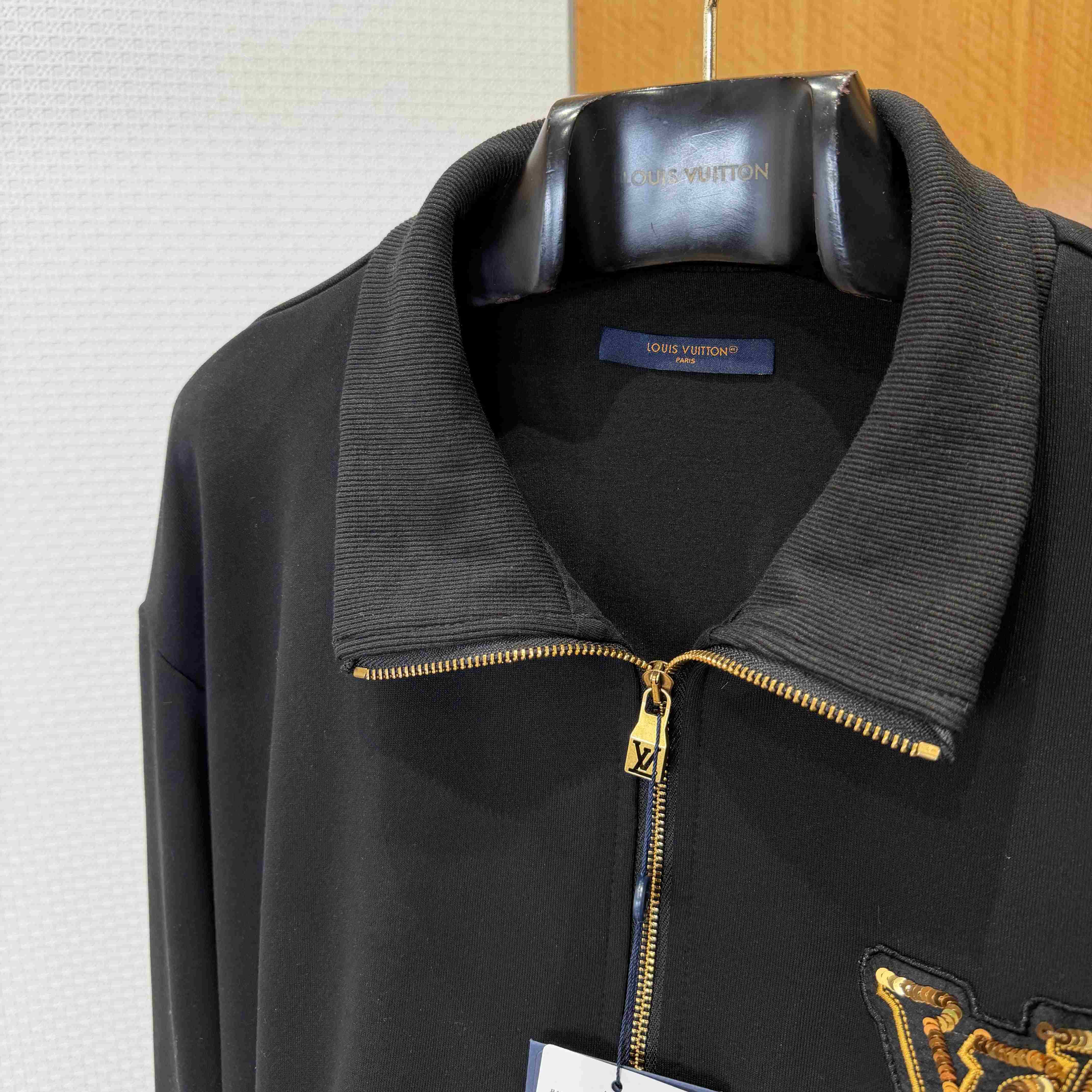 Louis Vuitton Embellished Signature Track Top     1AJUZU - DopestKickz