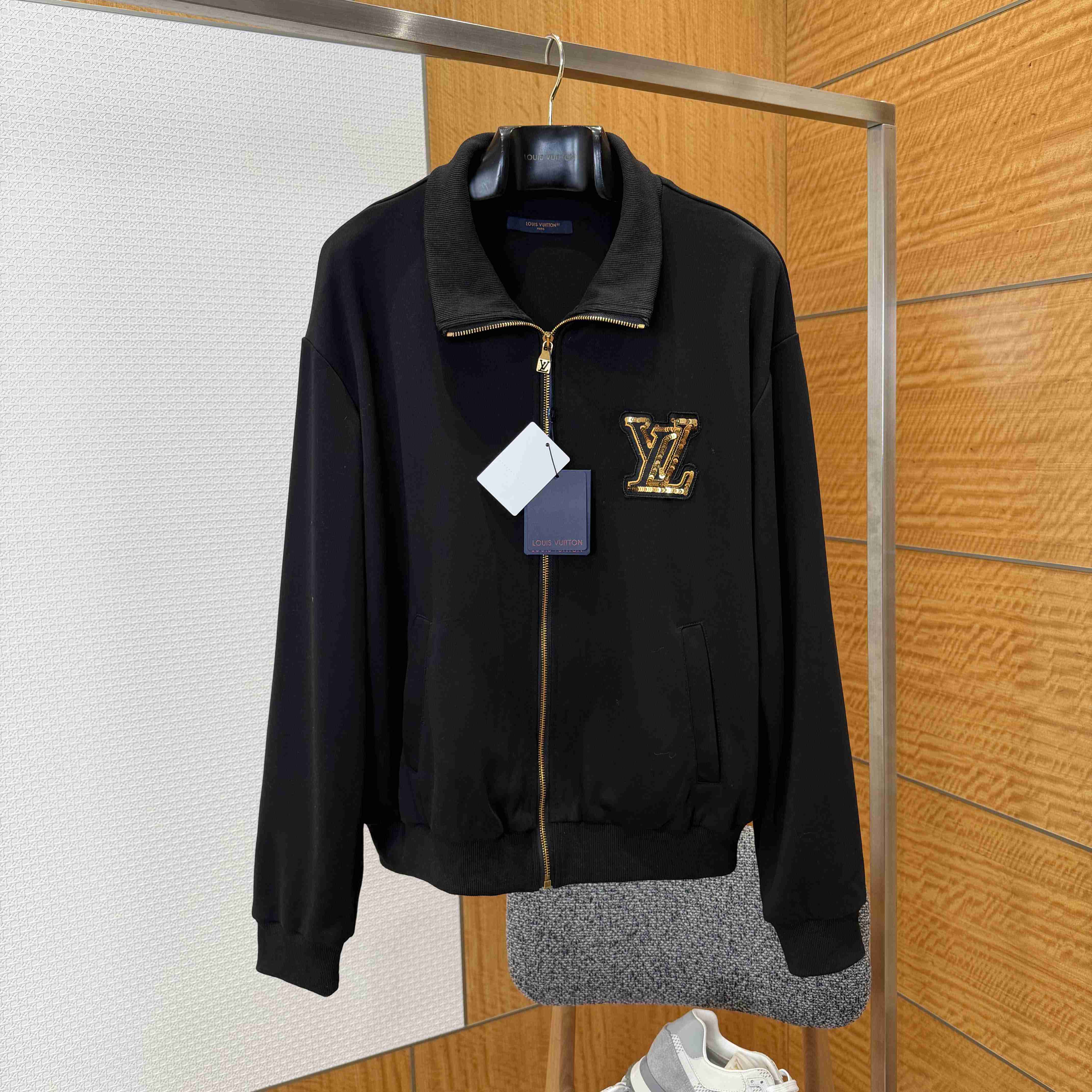 Louis Vuitton Embellished Signature Track Top     1AJUZU - DopestKickz