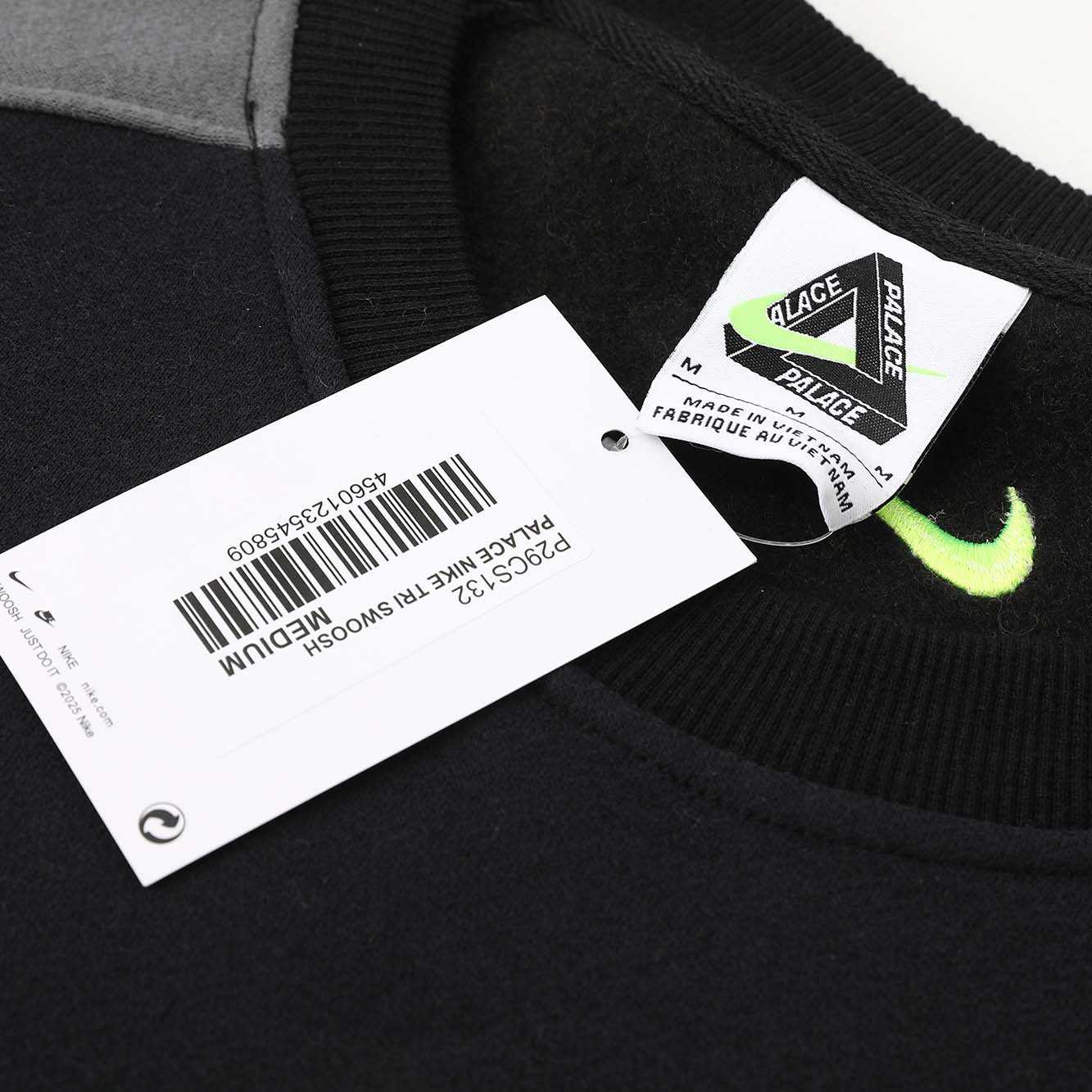 Palace x Nike Total P90 Crew - DopestKickz