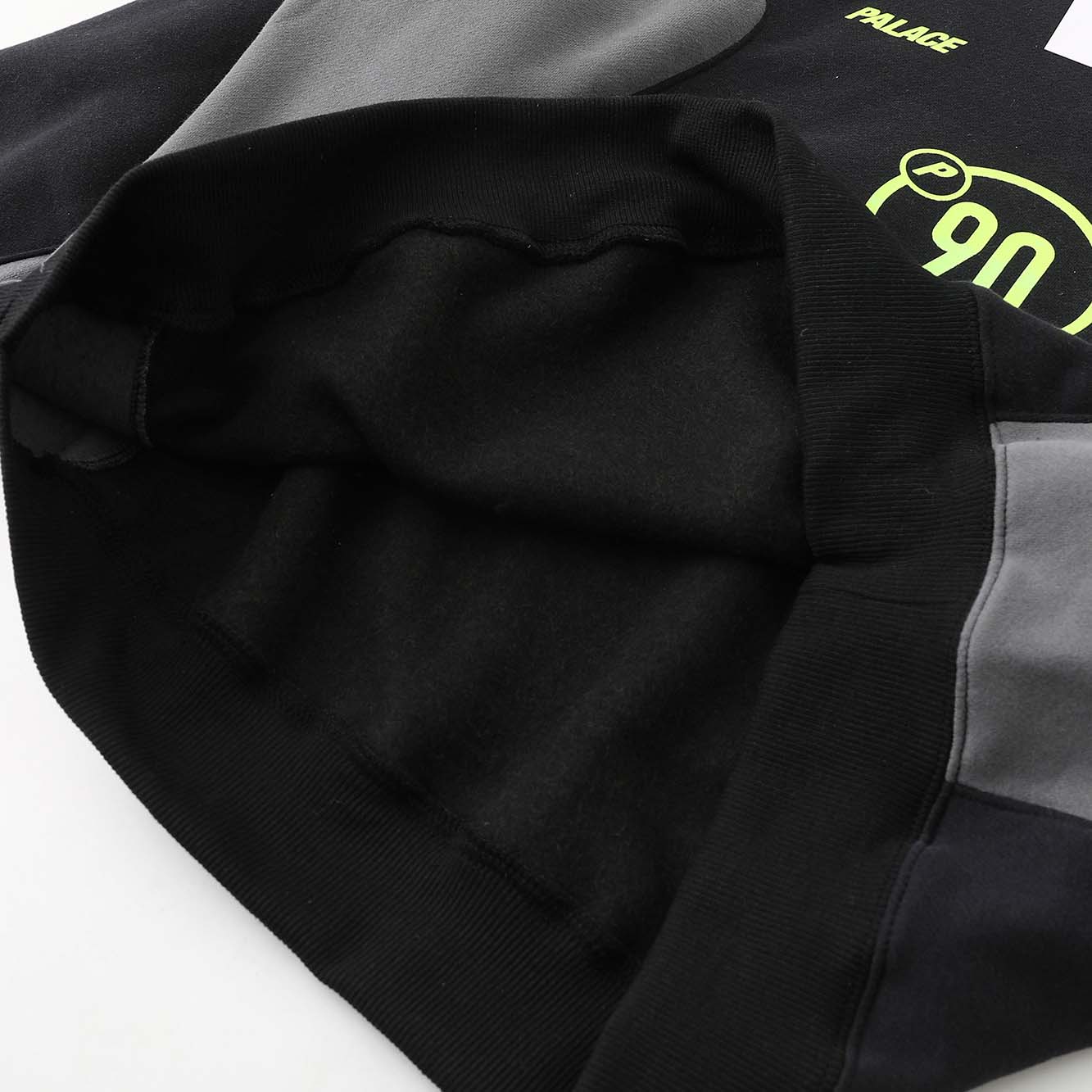 Palace x Nike Total P90 Crew - DopestKickz