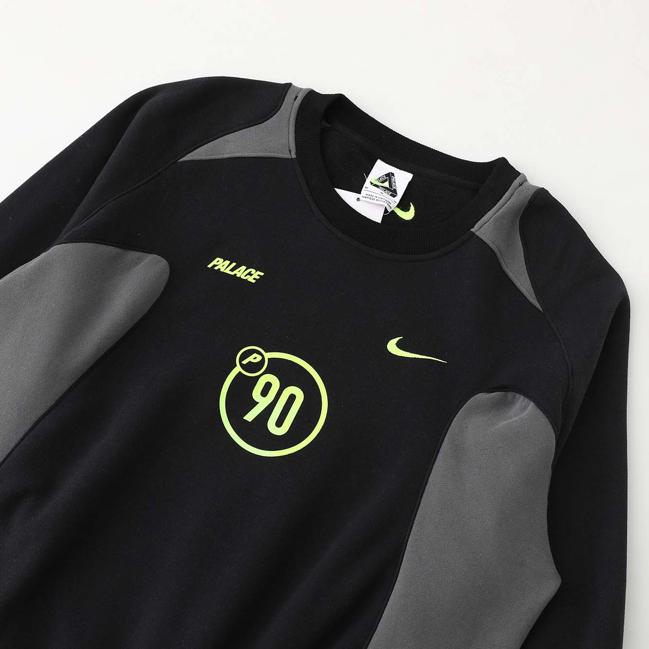 Palace x Nike Total P90 Crew - DopestKickz