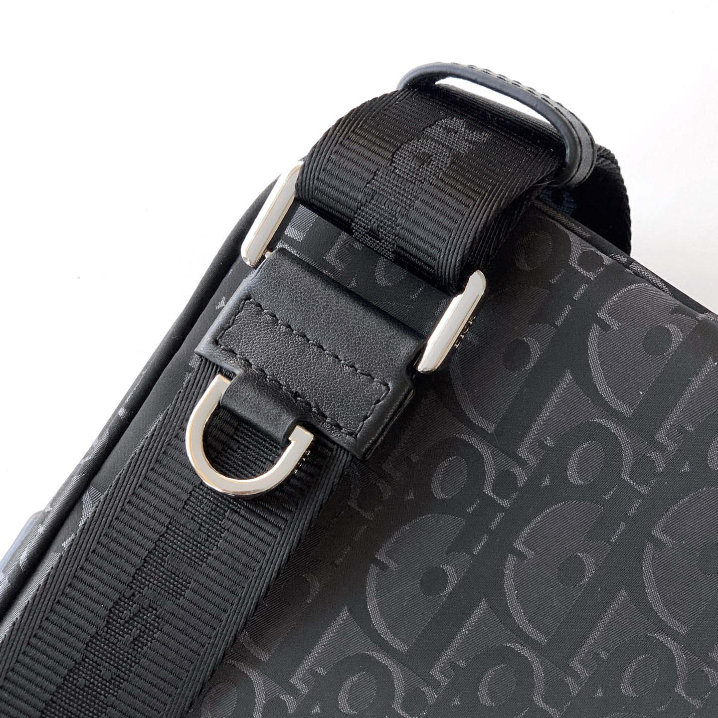 Dior Trek Messenger Bag - DopestKickz