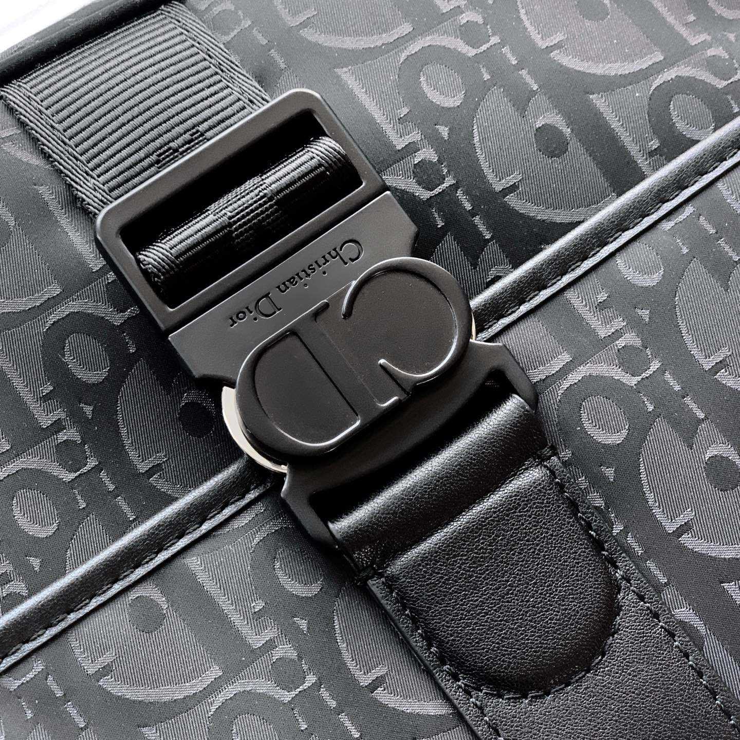 Dior Trek Messenger Bag - DopestKickz