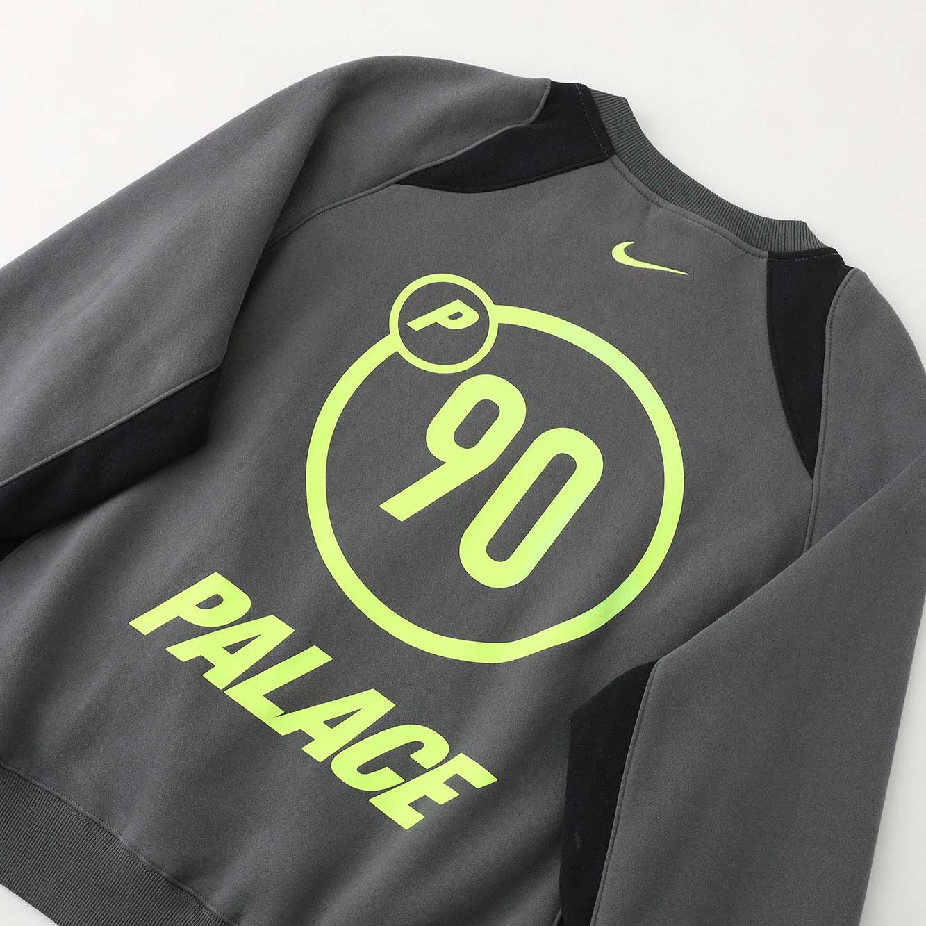 Palace x Nike Total P90 Crew - DopestKickz