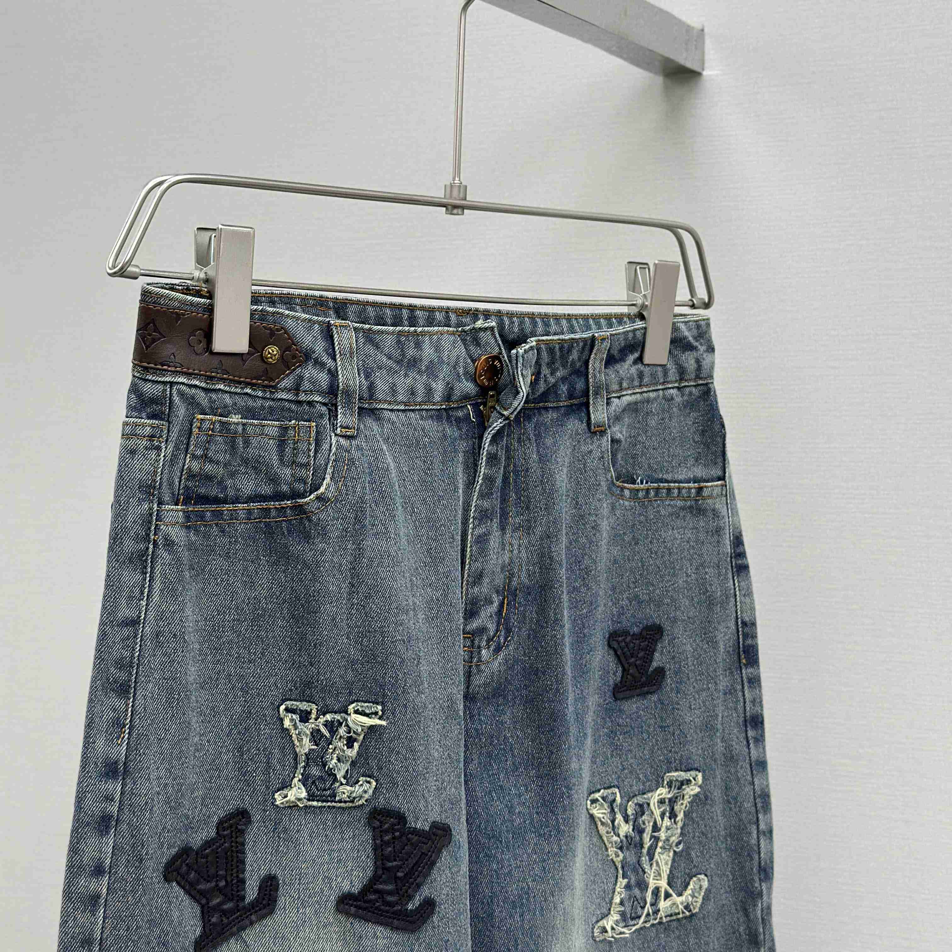 Louis Vuitton Jeans - DopestKickz