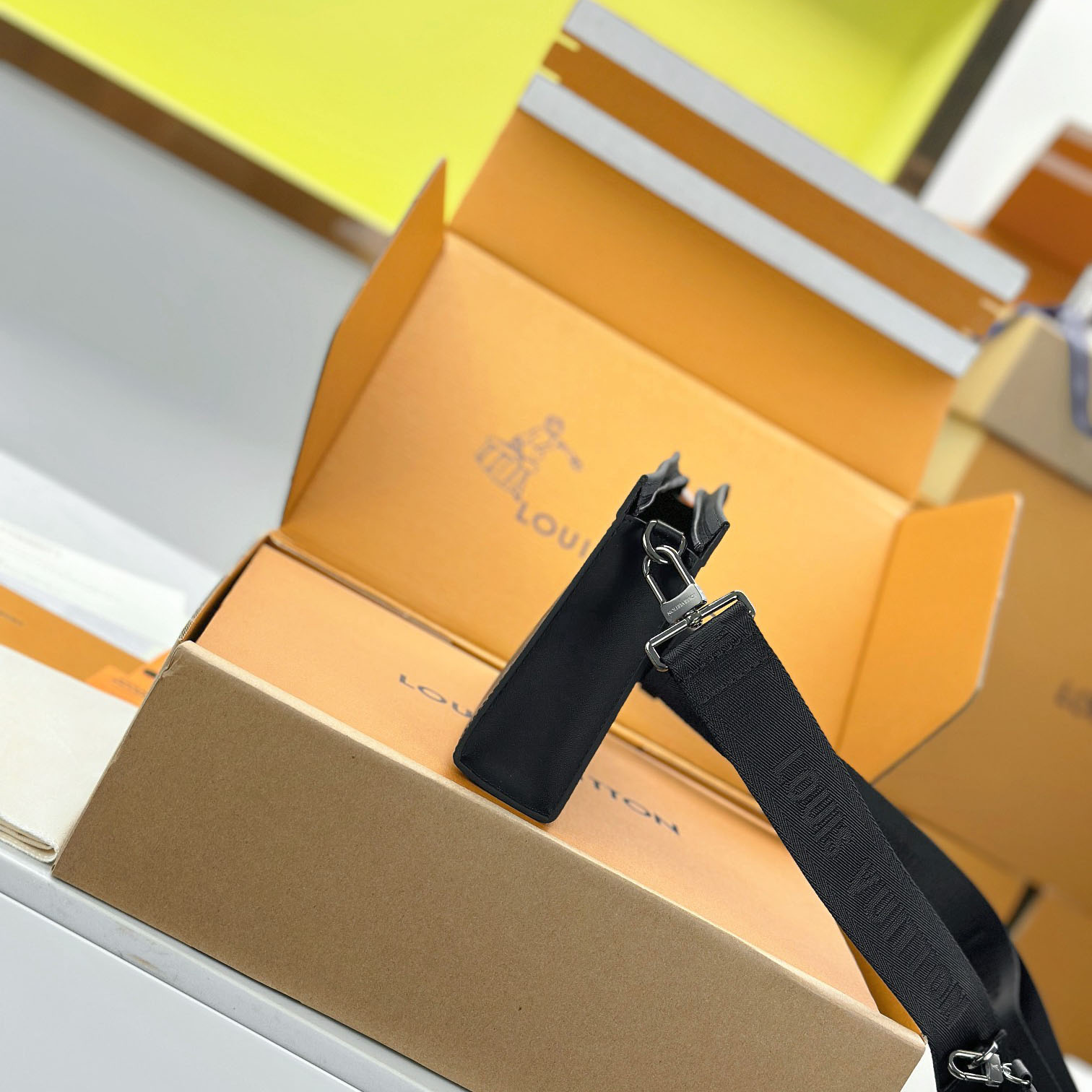 Louis Vuitton Gaston Wearable Wallet  M81124 - DopestKickz