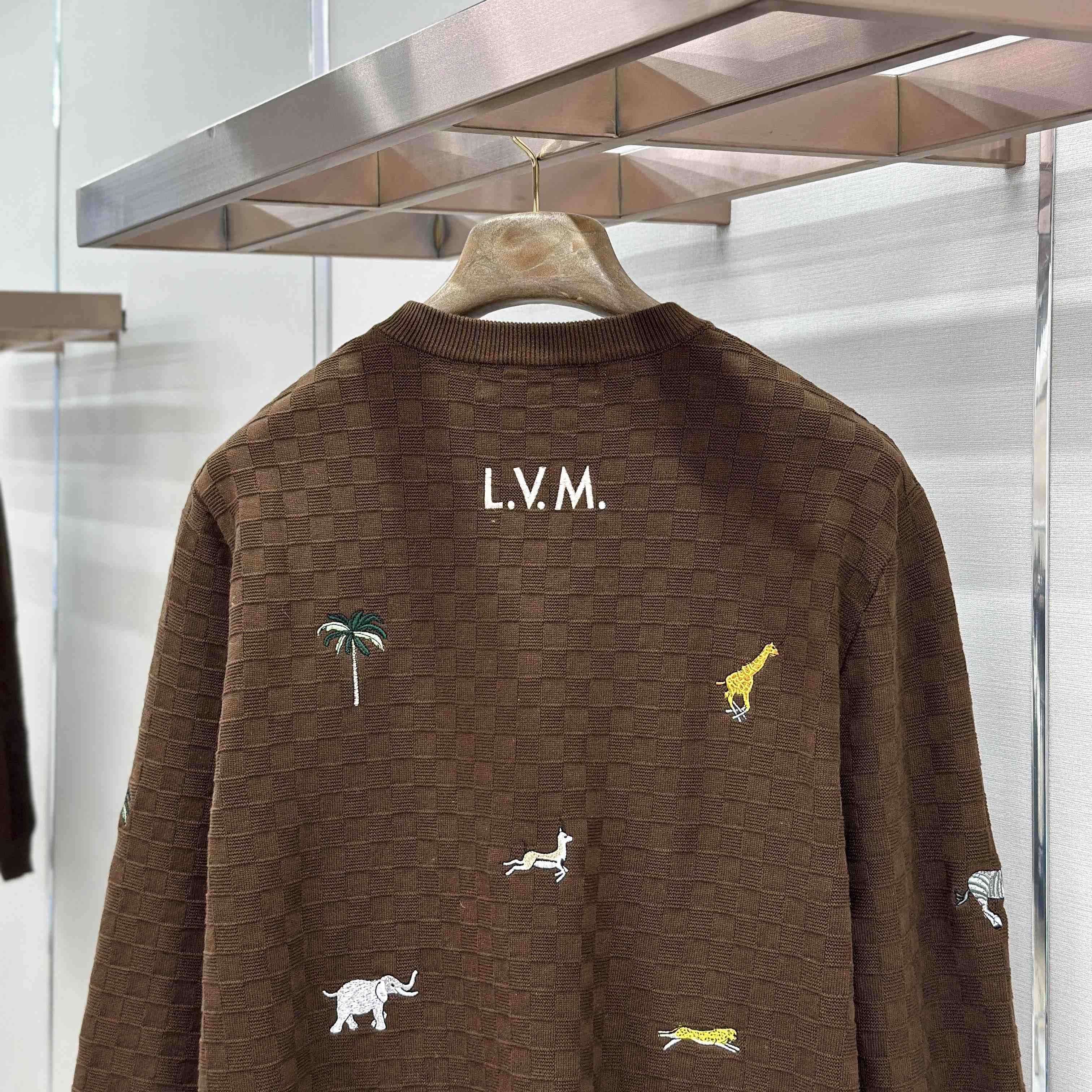 Louis Vuitton LV x The The Darjeeling Limited Embroidered Long-Sleeved Crewneck    1AJTYG - DopestKickz