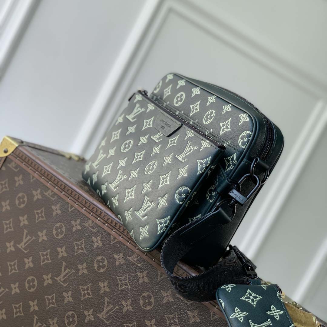 Louis Vuitton Trio Messenger   M27154 - DopestKickz