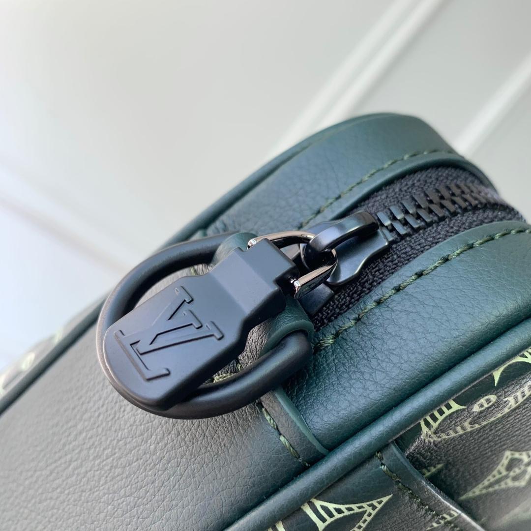 Louis Vuitton Trio Messenger   M27154 - DopestKickz