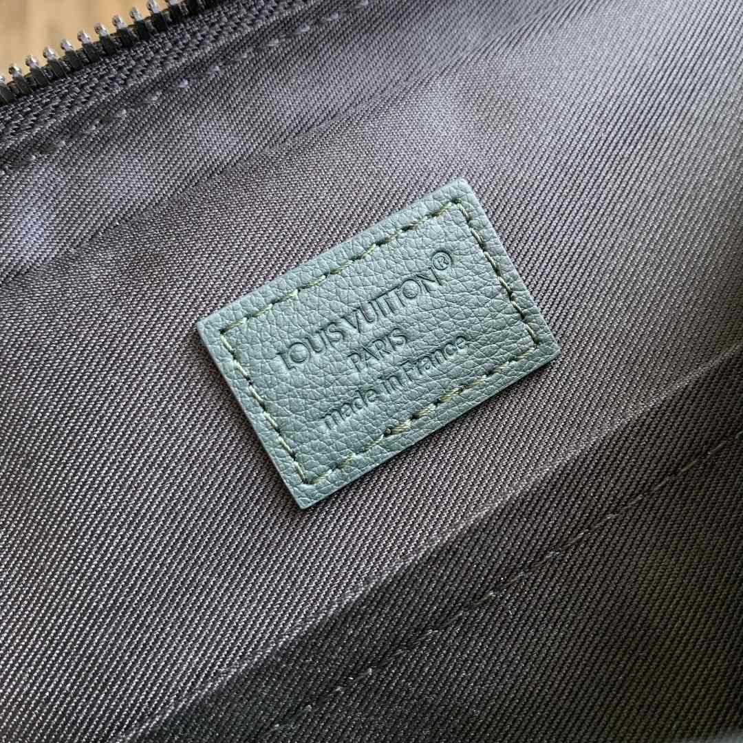 Louis Vuitton Trio Messenger   M27154 - DopestKickz