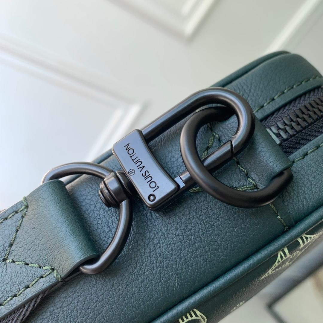 Louis Vuitton Trio Messenger   M27154 - DopestKickz