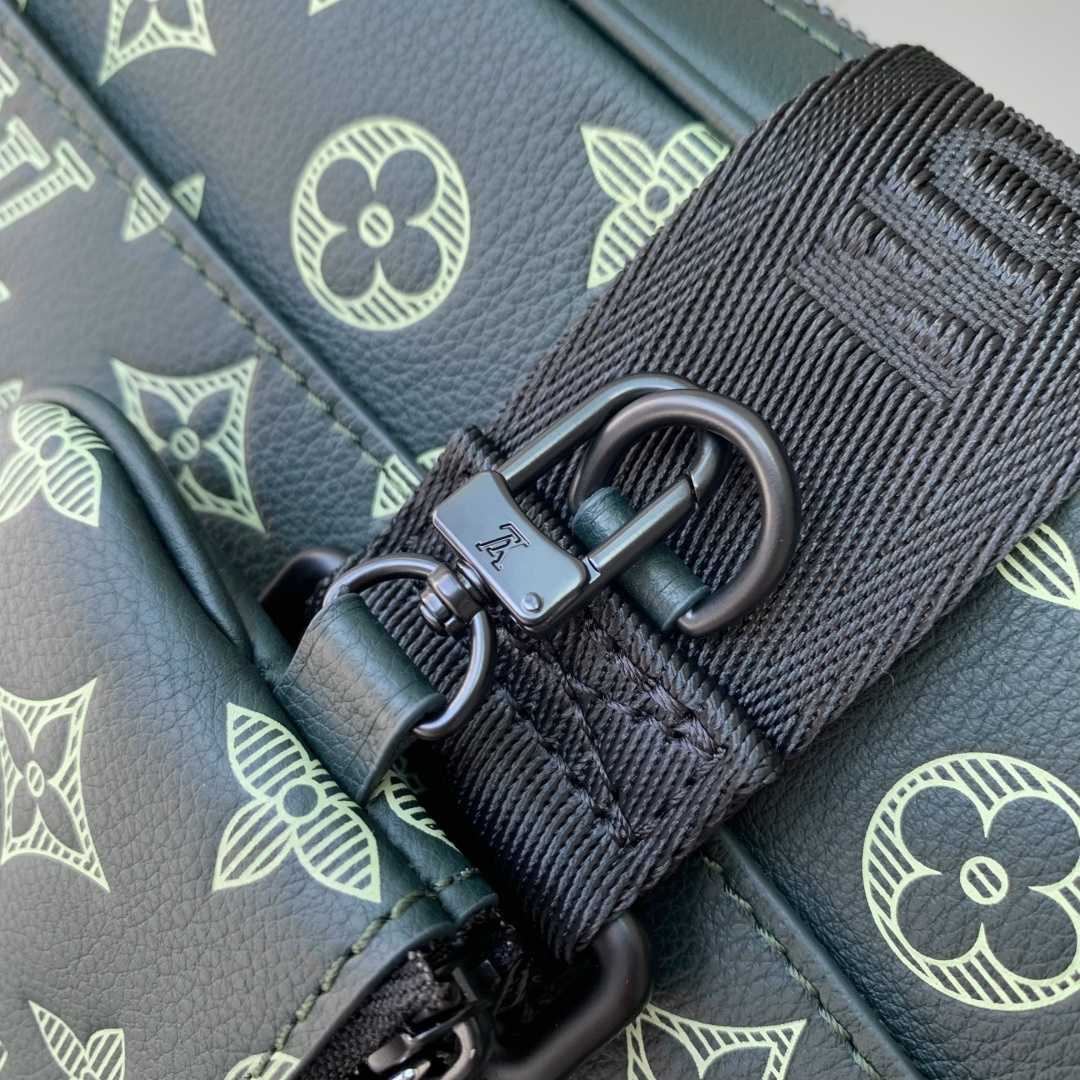 Louis Vuitton Trio Messenger   M27154 - DopestKickz