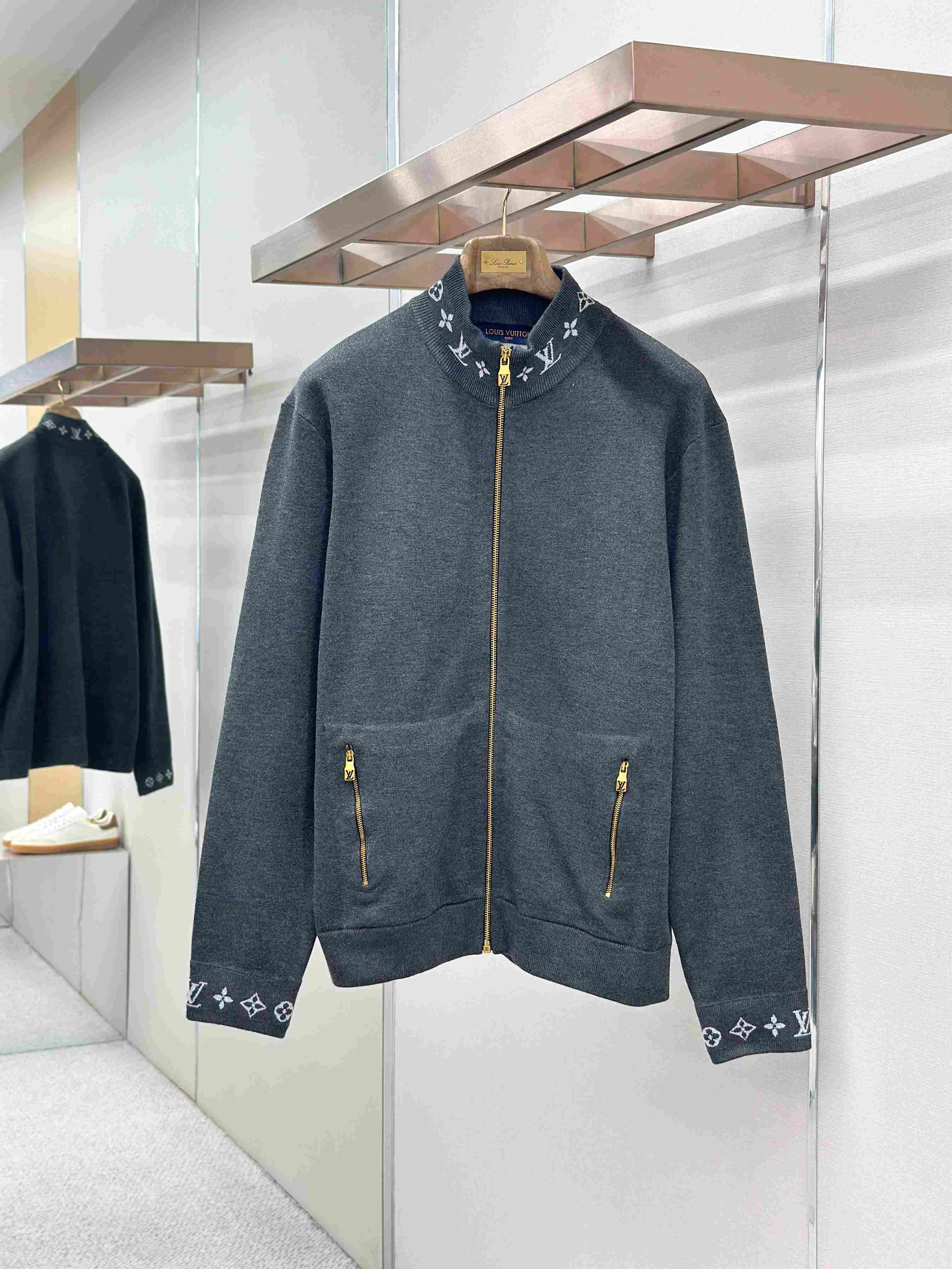 Louis Vuitton Zippered Fleece Blouson    1AJTU2 - DopestKickz