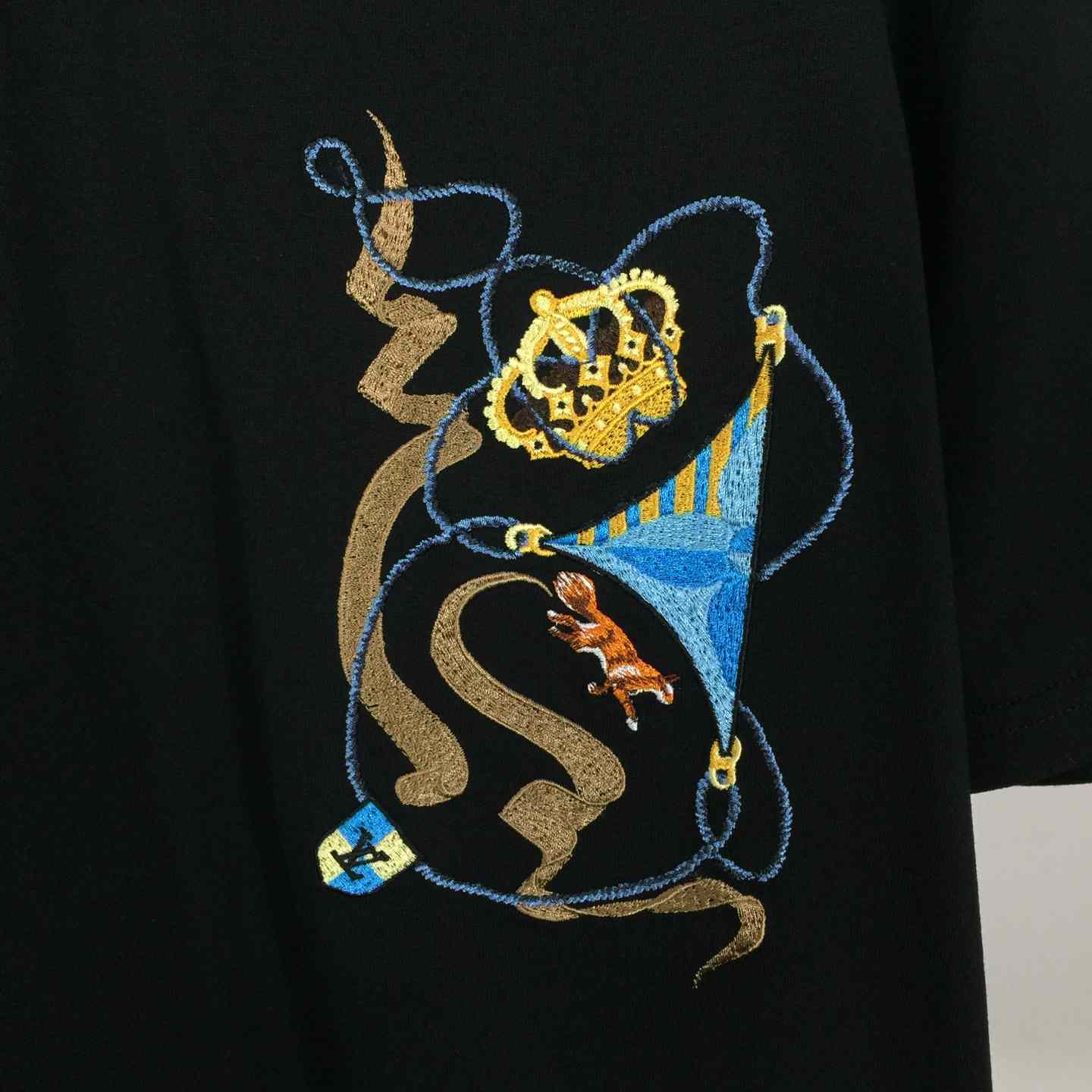 Louis Vuitton Short-Sleeved Crewneck    - DopestKickz