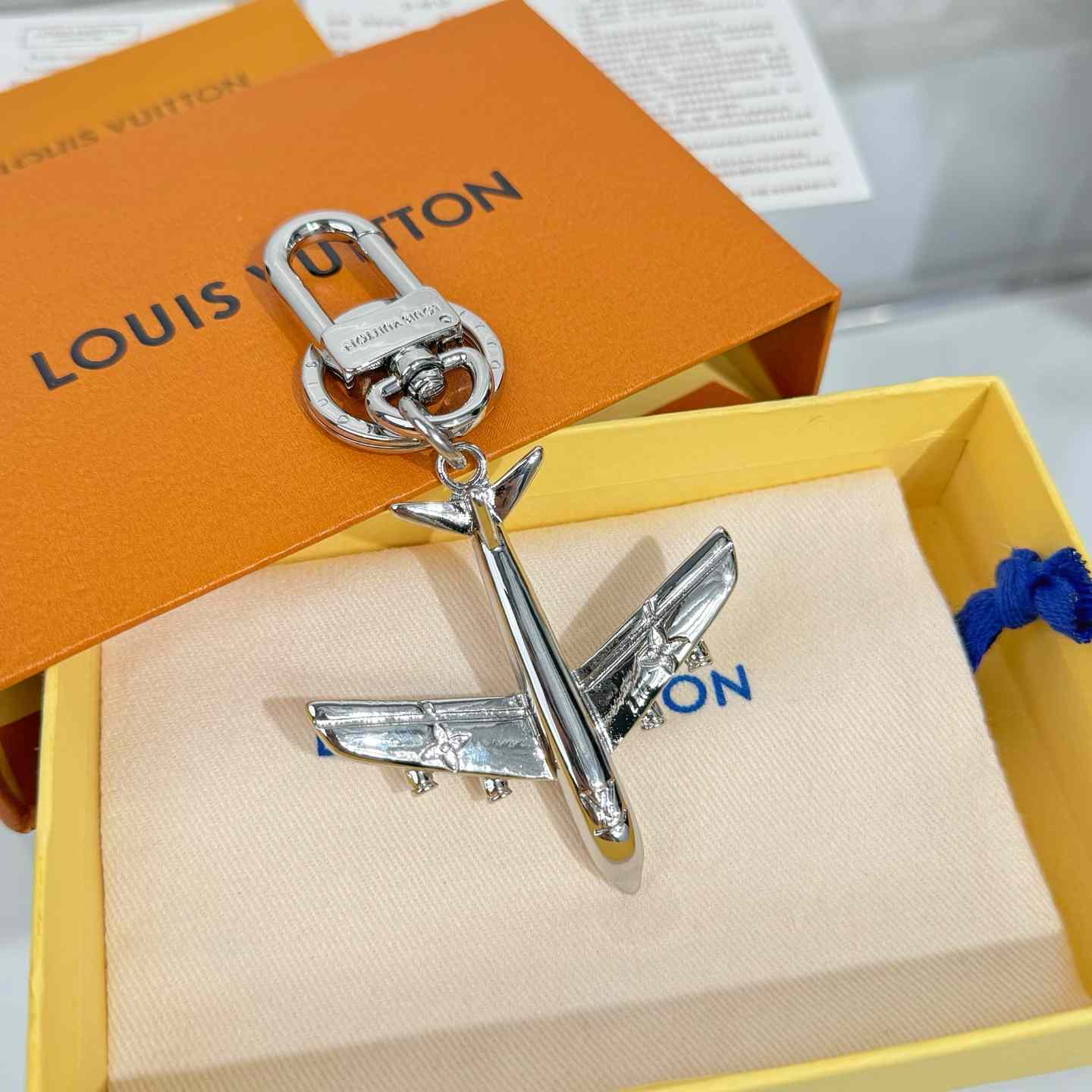 Louis Vuitton LV Plane Key Holder and Bag Charm S00 - DopestKickz