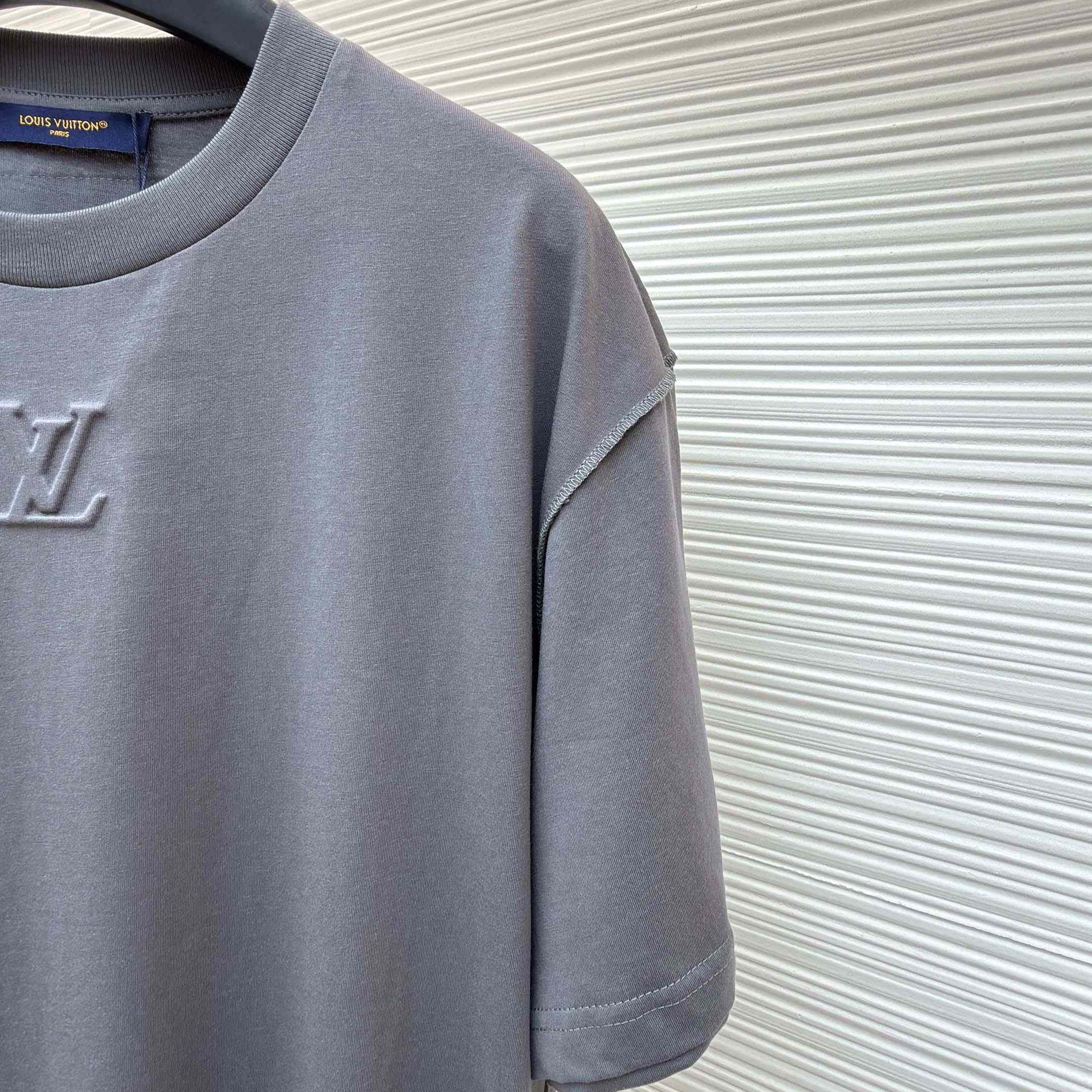Louis Vuitton Embossed LV T-Shirt   1AGIJ2 - DopestKickz