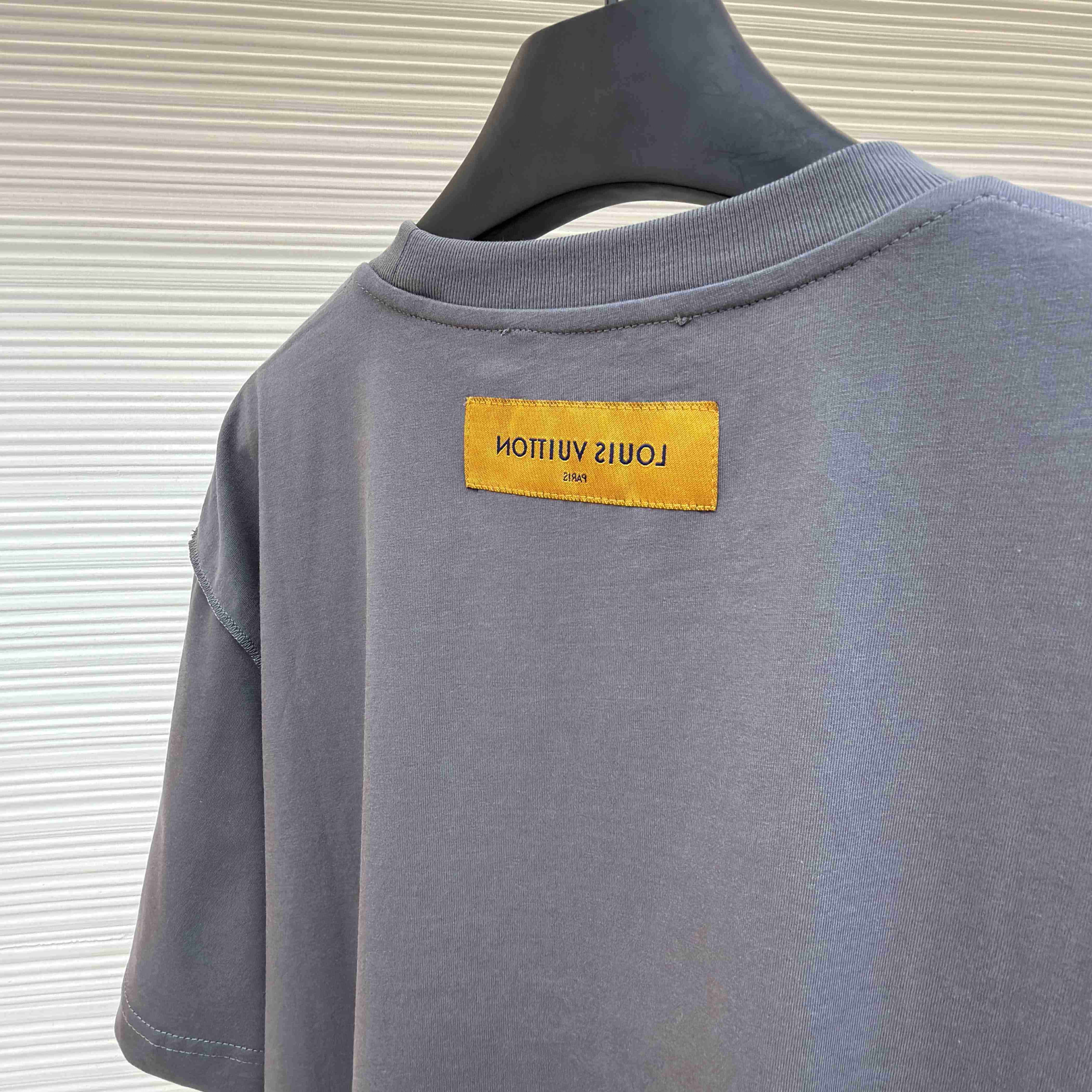 Louis Vuitton Embossed LV T-Shirt   1AGIJ2 - DopestKickz