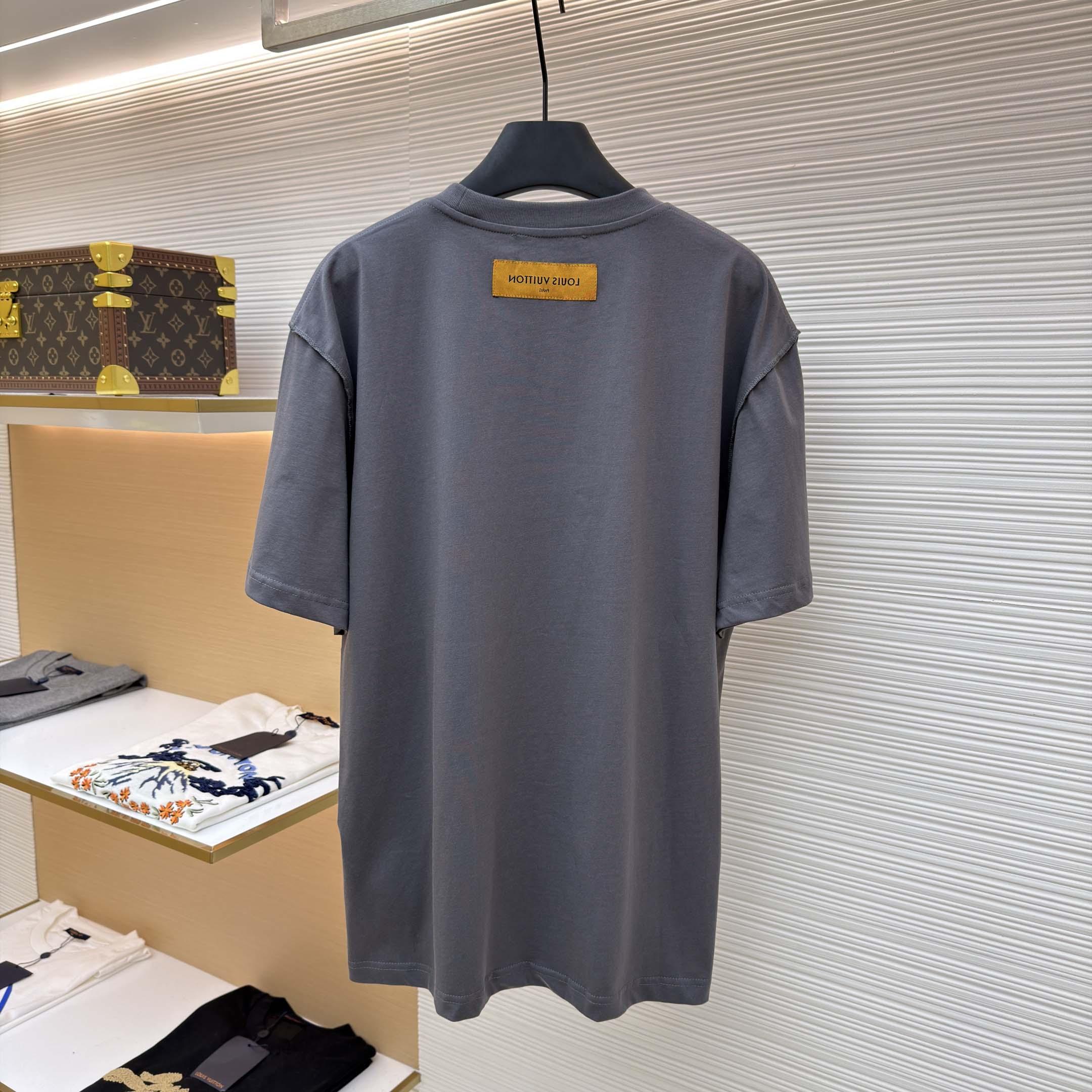 Louis Vuitton Embossed LV T-Shirt   1AGIJ2 - DopestKickz