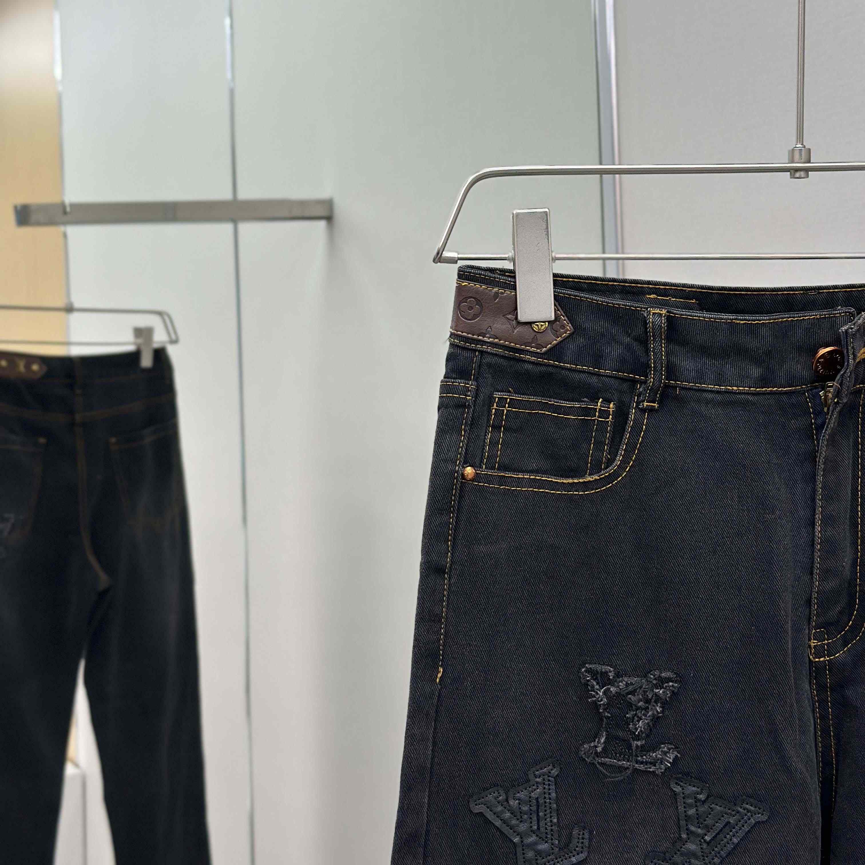 Louis Vuitton Jeans - DopestKickz