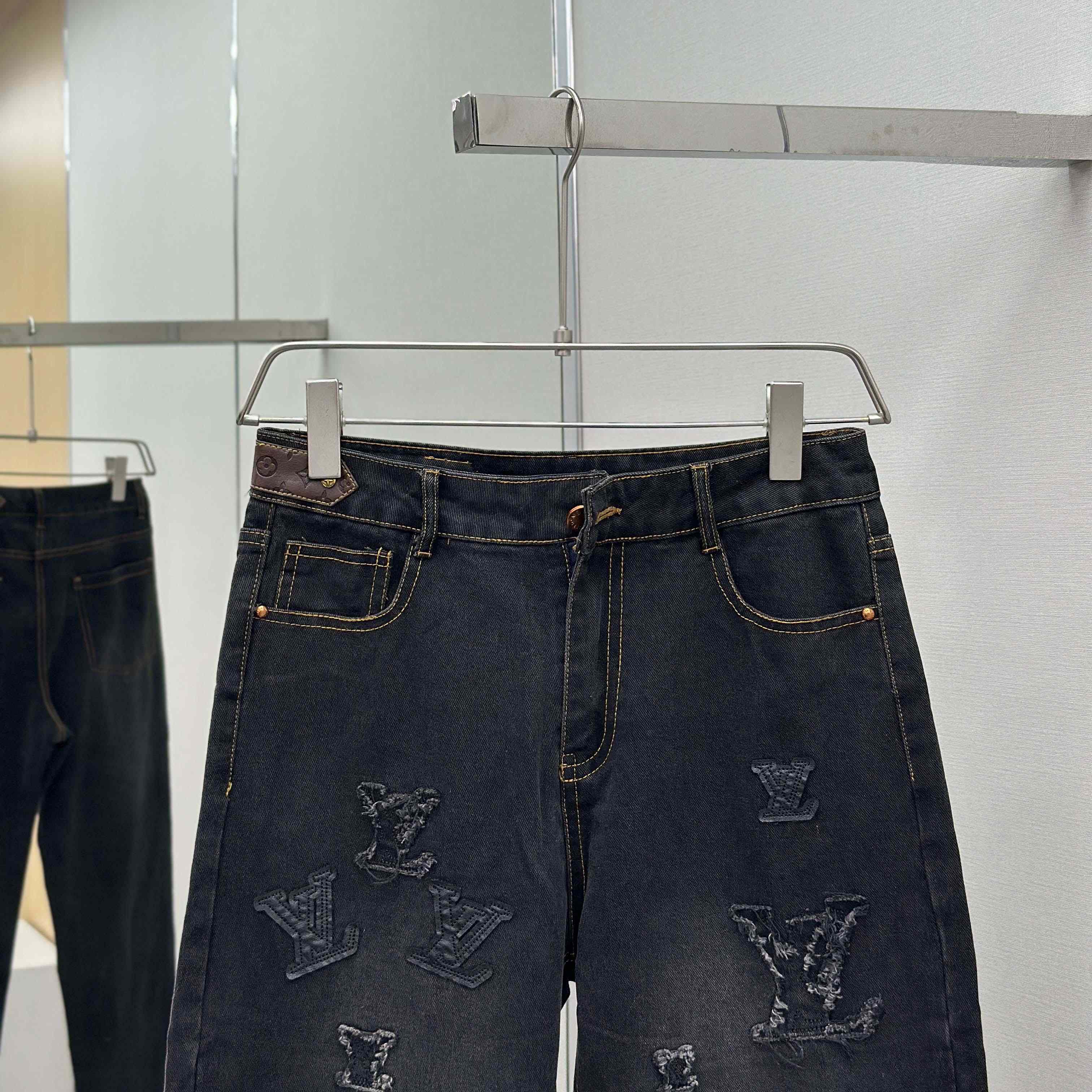 Louis Vuitton Jeans - DopestKickz