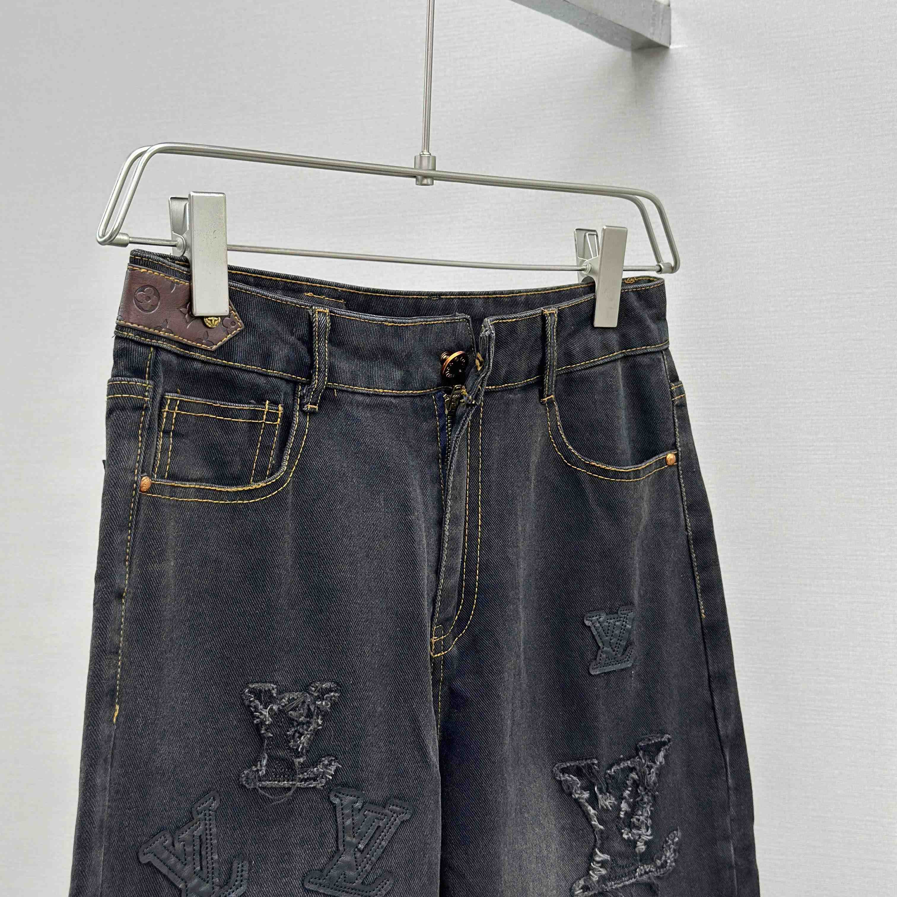 Louis Vuitton Jeans - DopestKickz