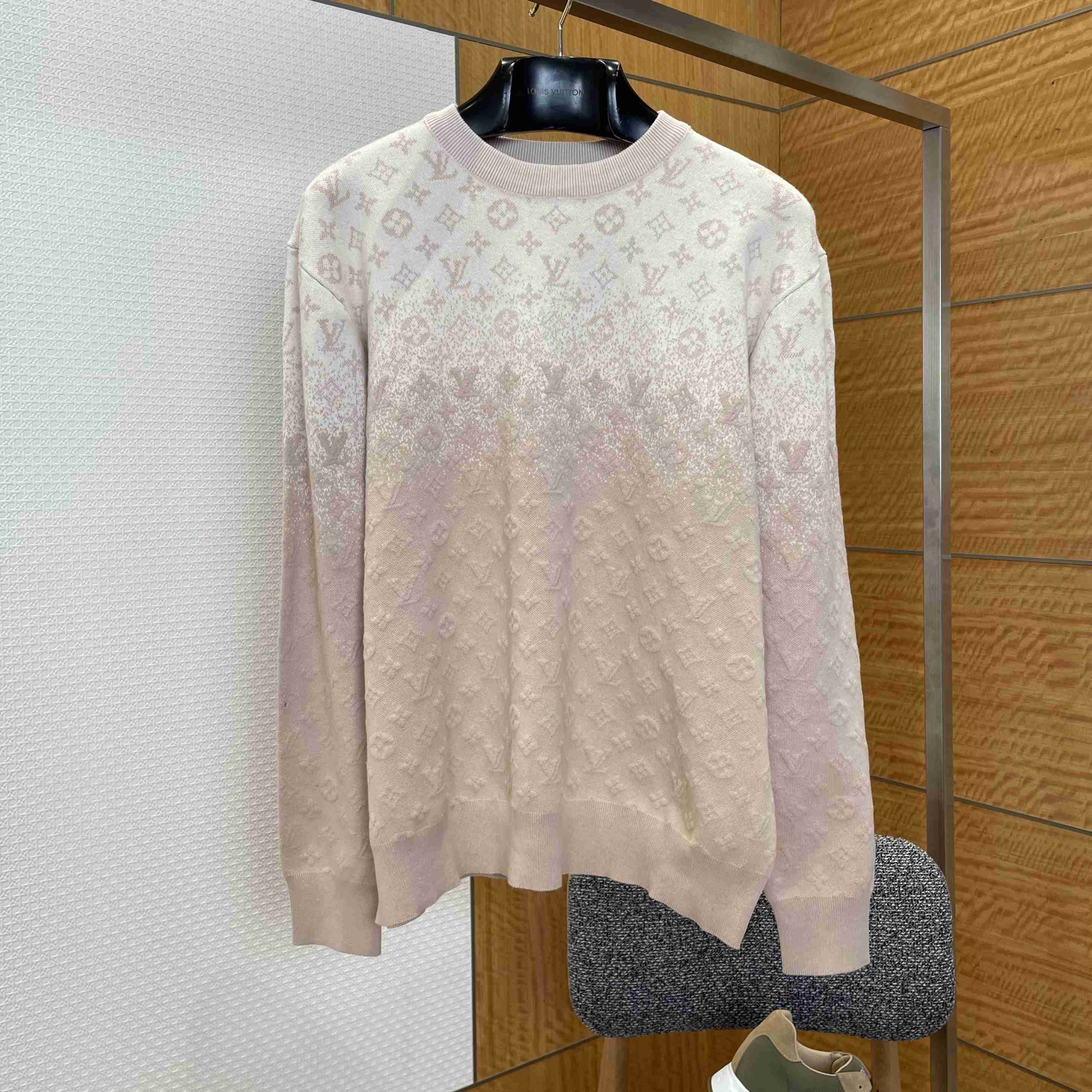 Louis Vuitton Monogram Long-Sleeved Crewneck 1AJTXA - DopestKickz