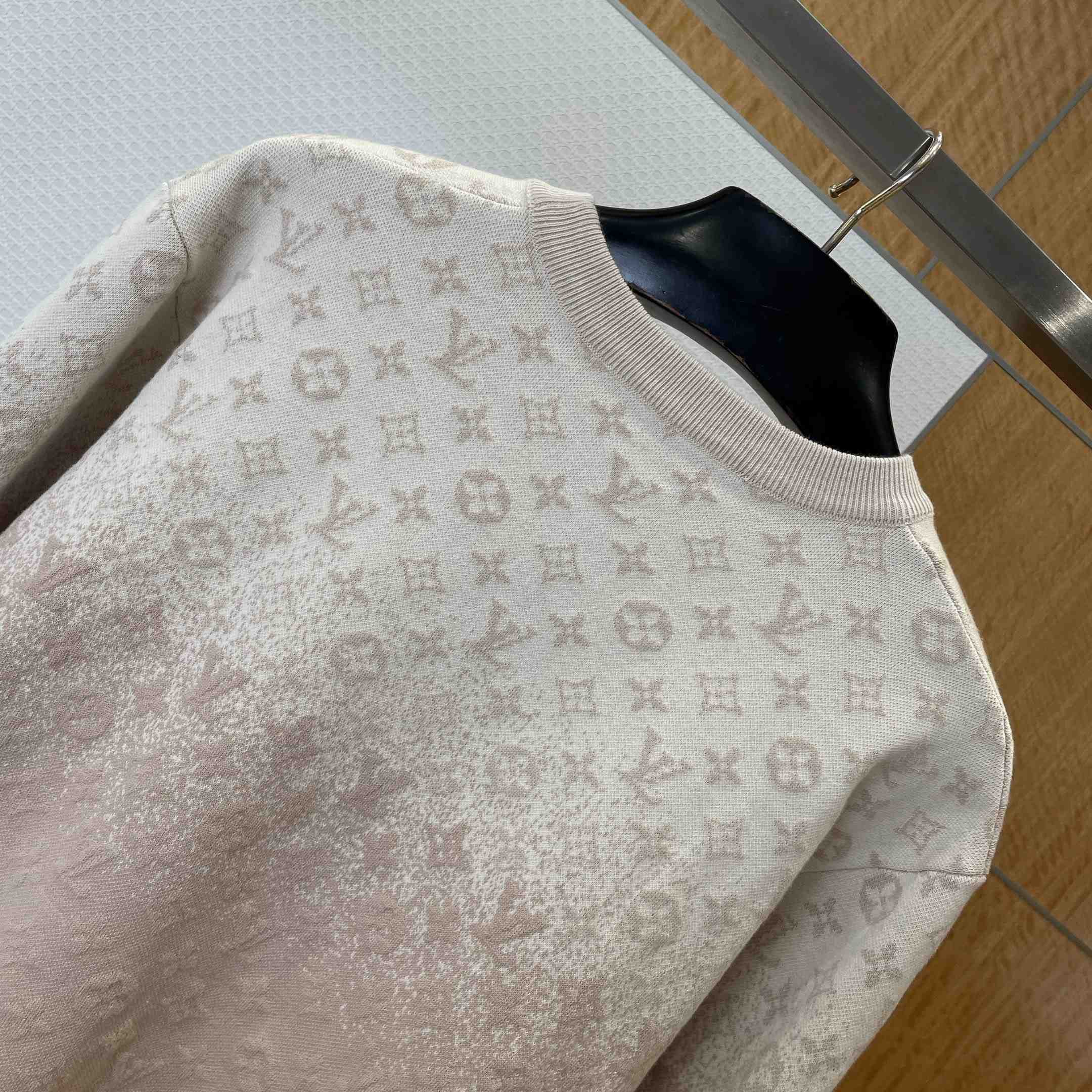 Louis Vuitton Monogram Long-Sleeved Crewneck 1AJTXA - DopestKickz
