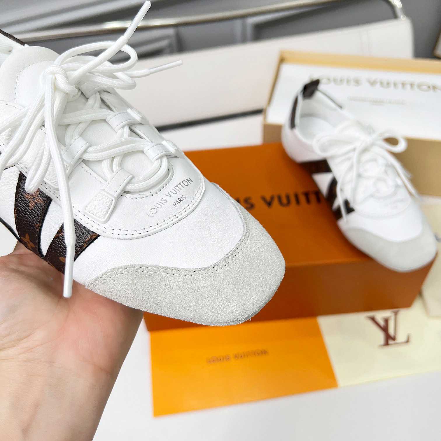 Louis Vuitton Sneakerina 1AHNC6 - DopestKickz