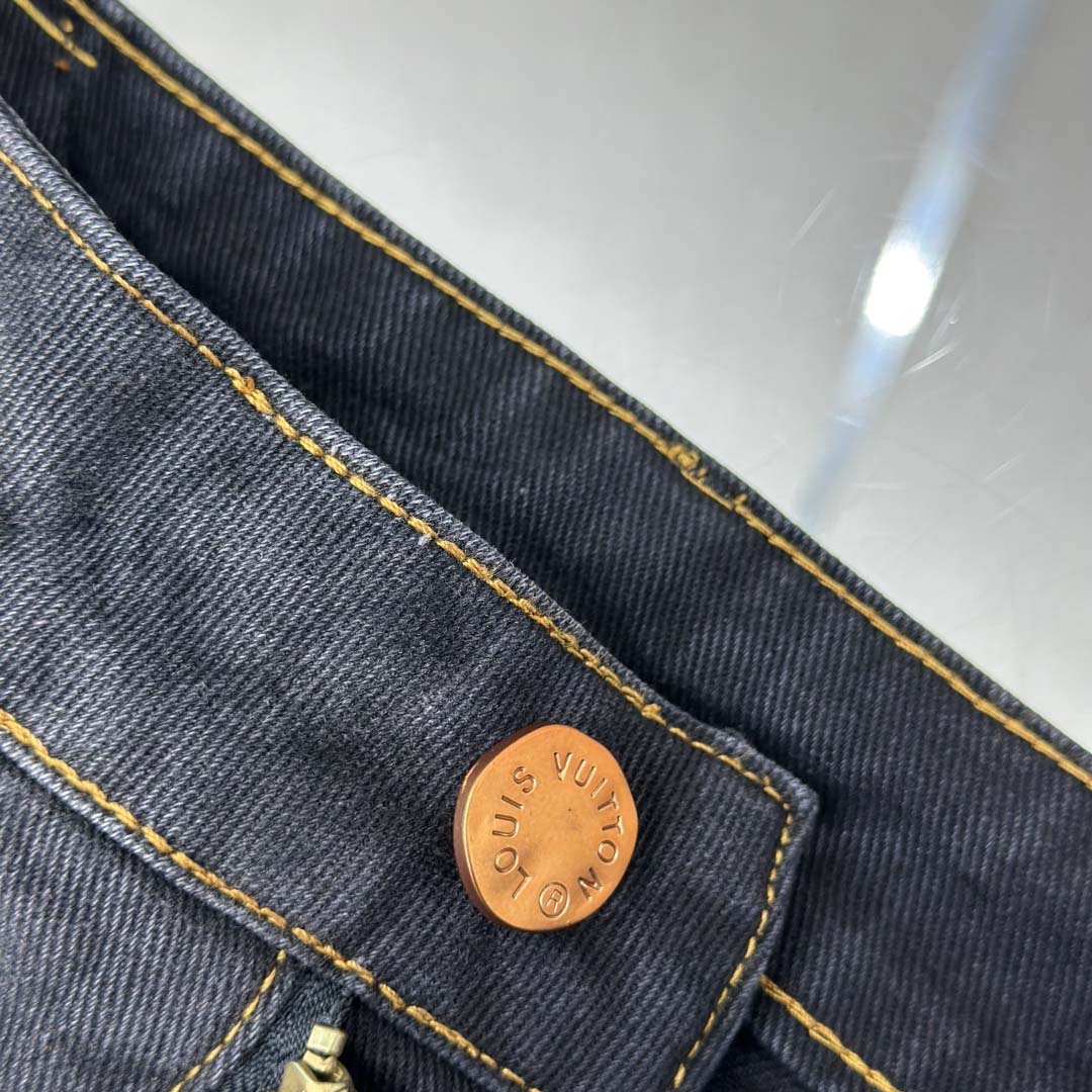 Louis Vuitton Jeans - DopestKickz