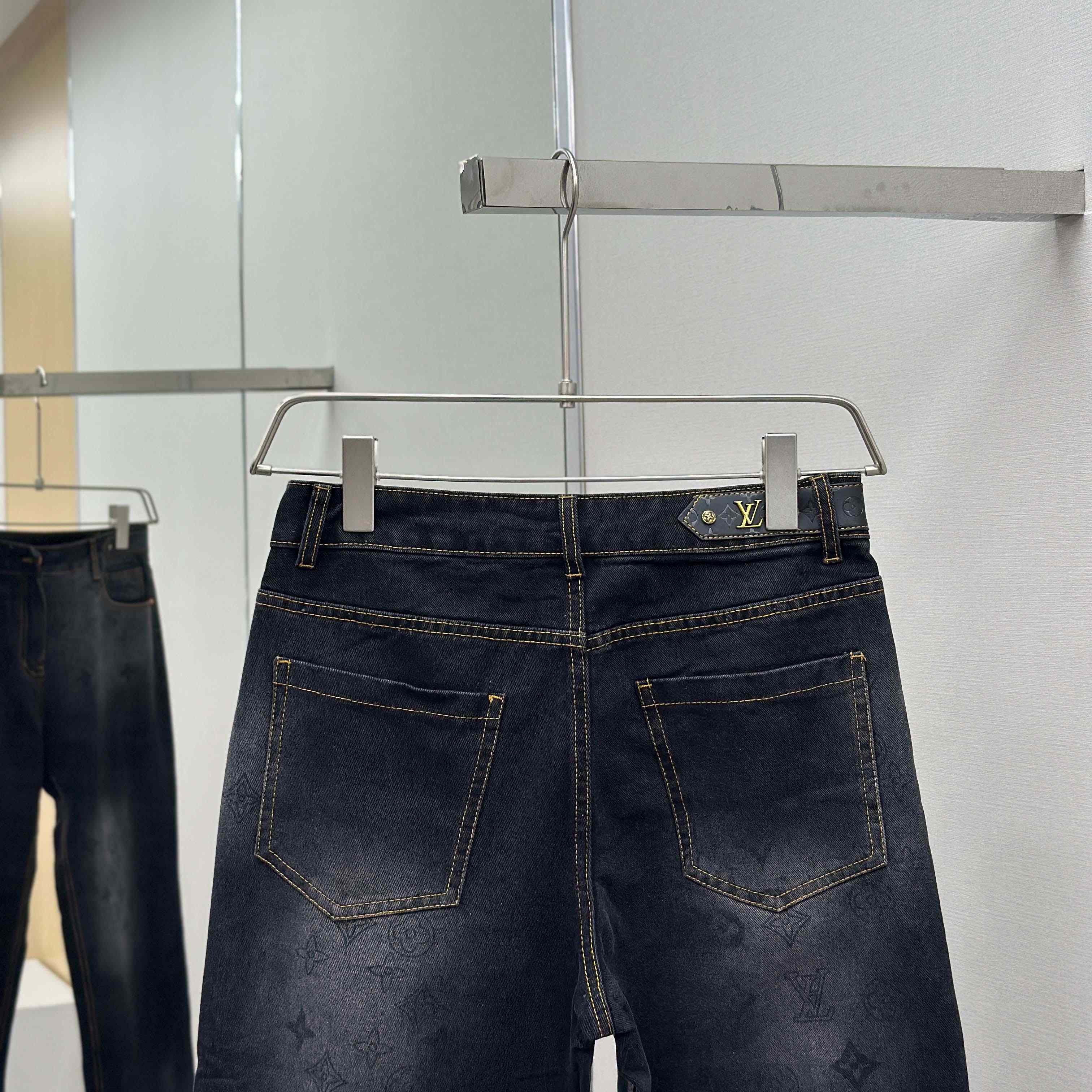 Louis Vuitton Jeans - DopestKickz