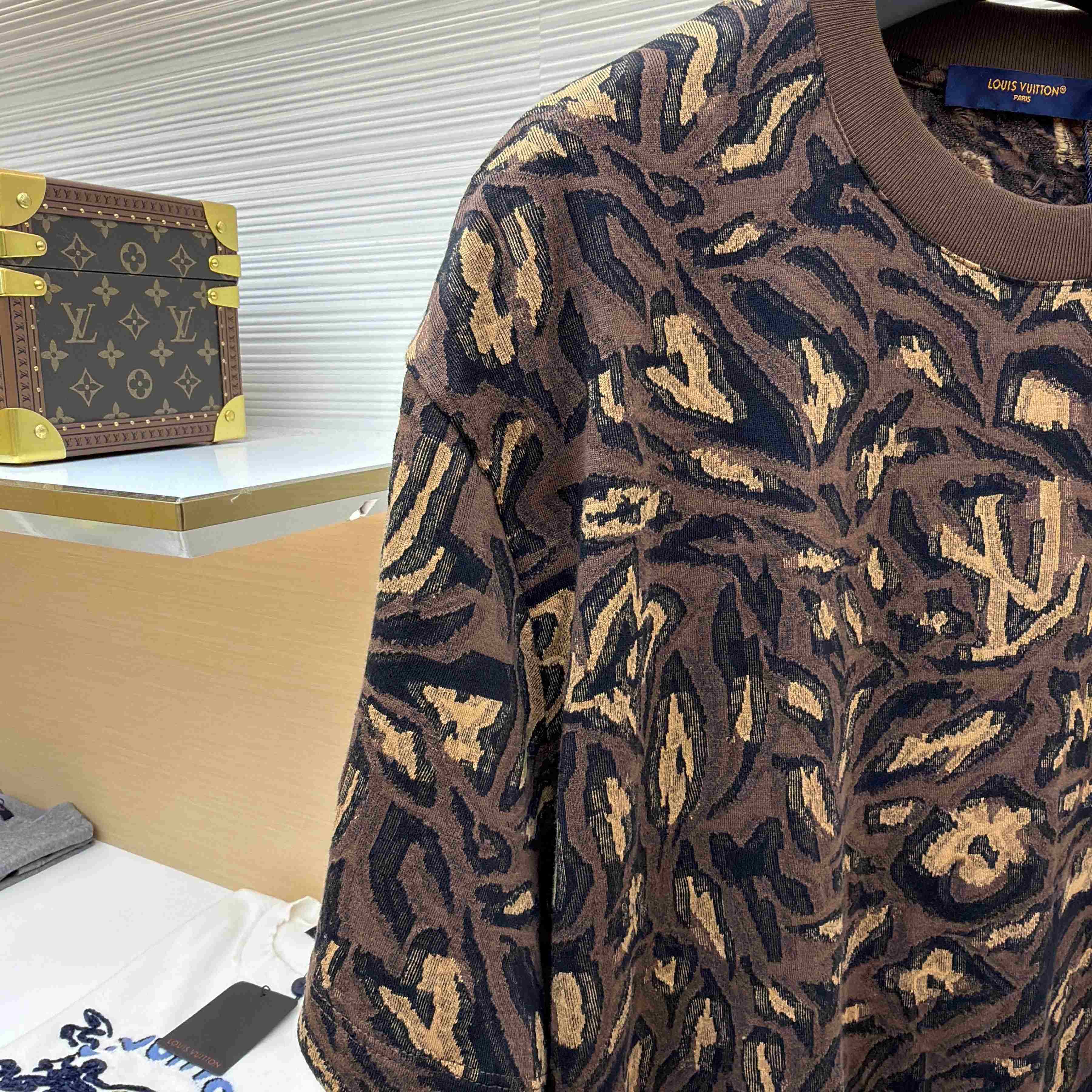 Louis Vuitton Jacquard T-Shirt   1AIMK7 - DopestKickz