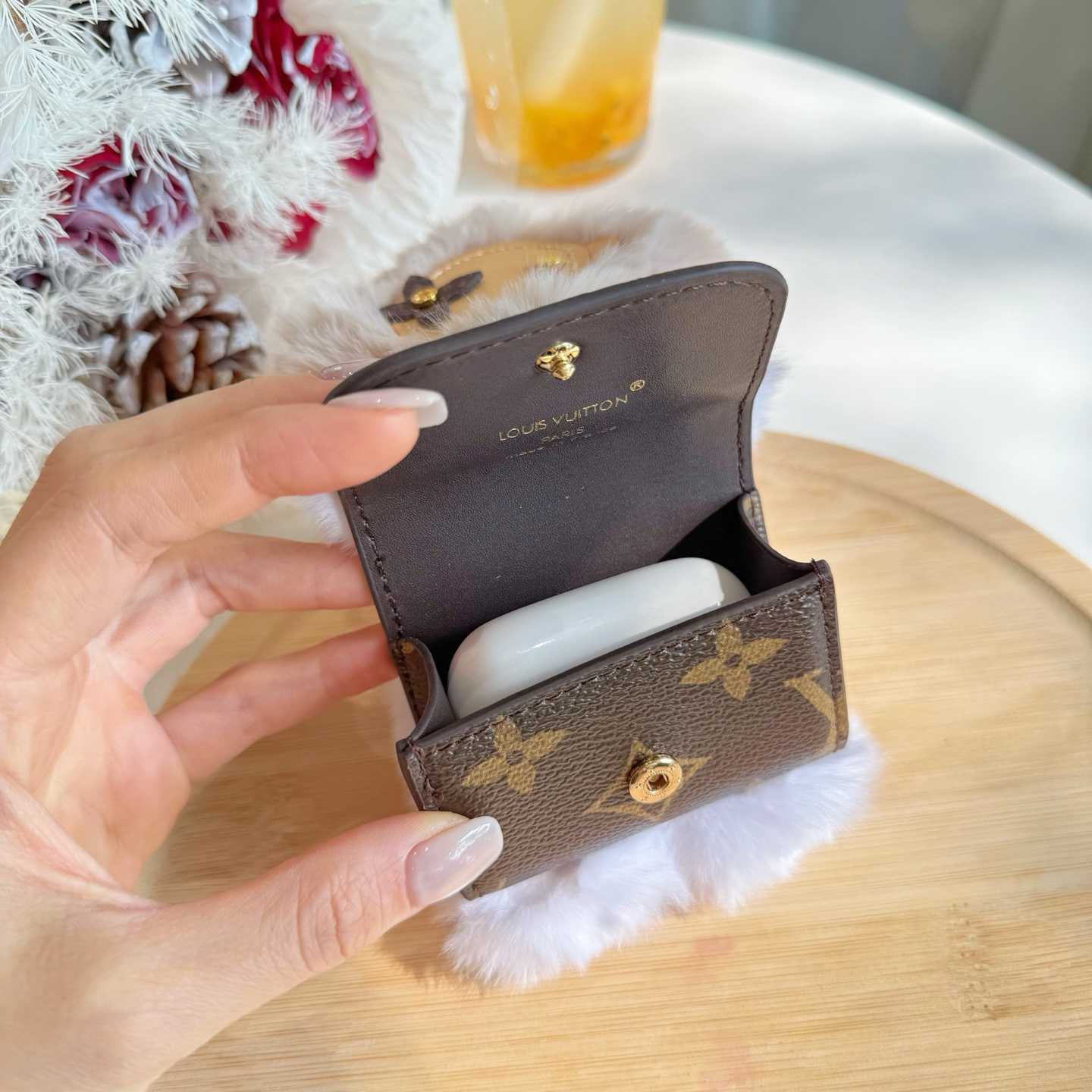 Louis Vuitton Vivienne Bag Charm S00 - DopestKickz