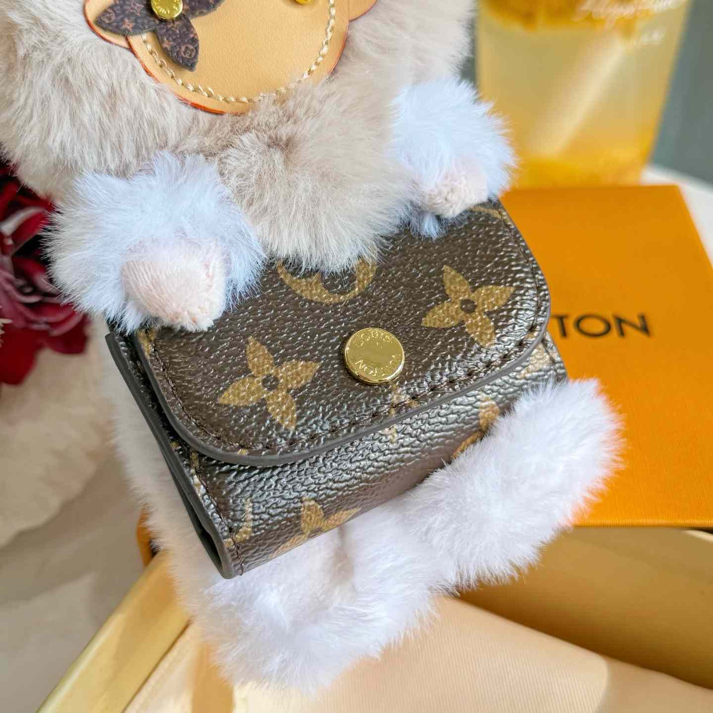 Louis Vuitton Vivienne Bag Charm S00 - DopestKickz