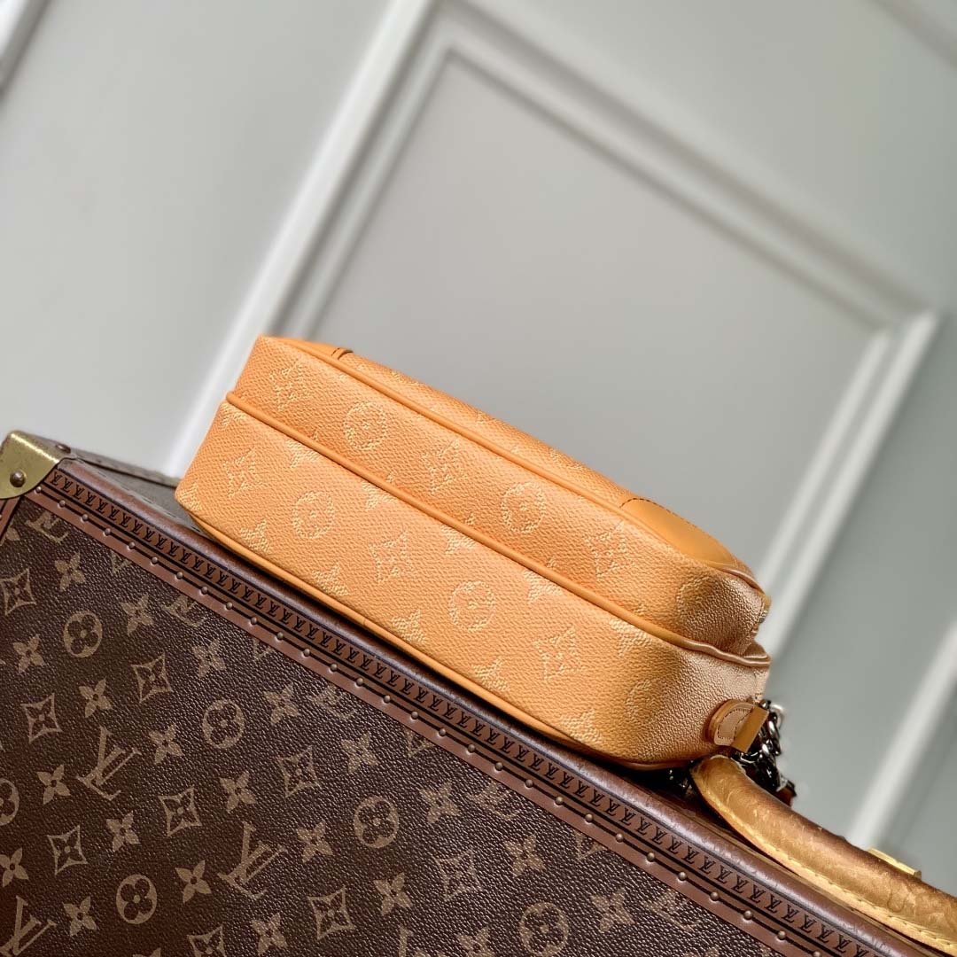 Louis Vuitton Nil Monogram    M27232 - DopestKickz