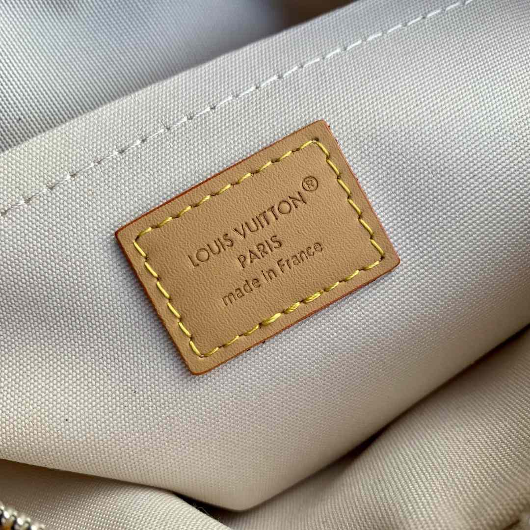 Louis Vuitton Nil Monogram    M27232 - DopestKickz