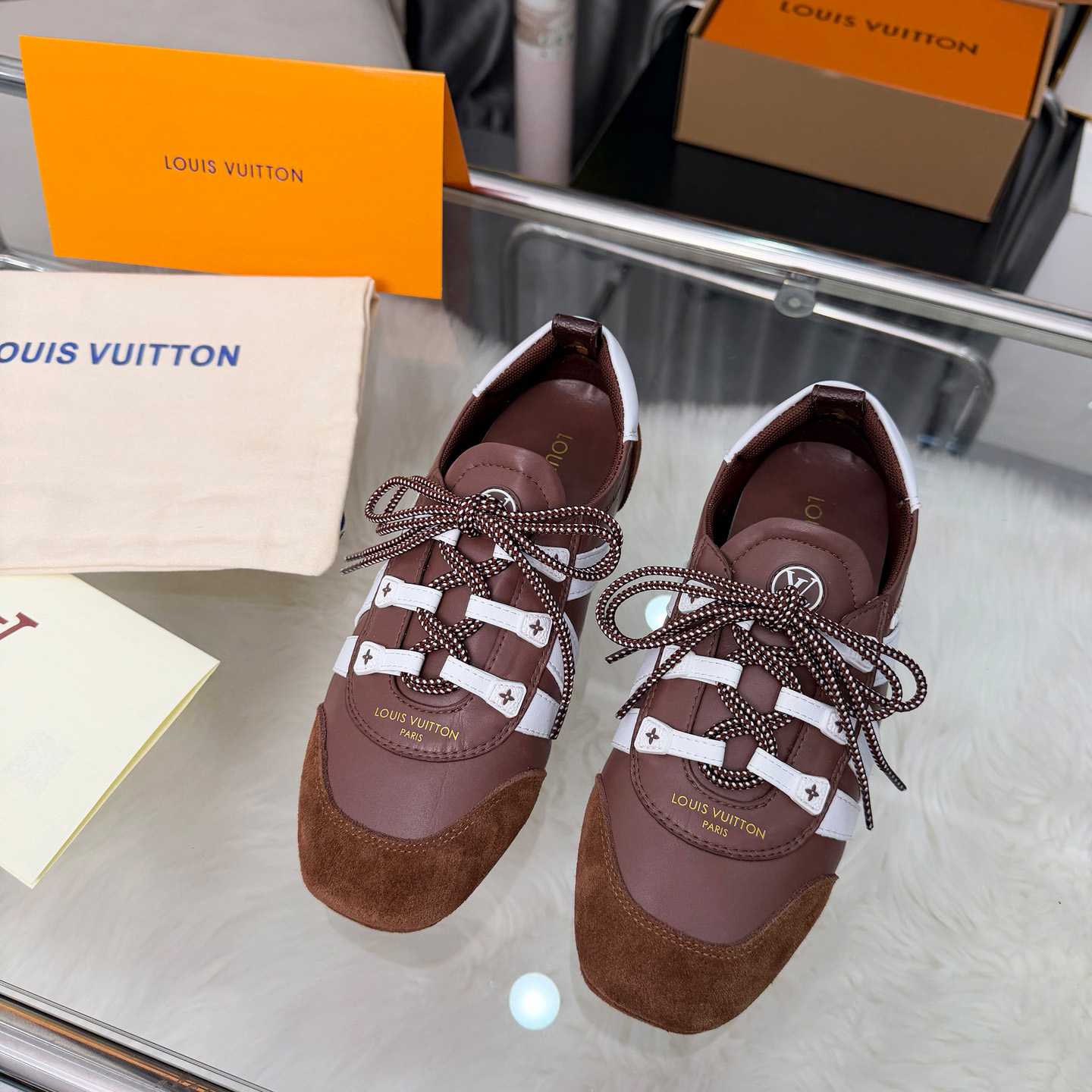 Louis Vuitton Sneakerina 1AIVMB - DopestKickz