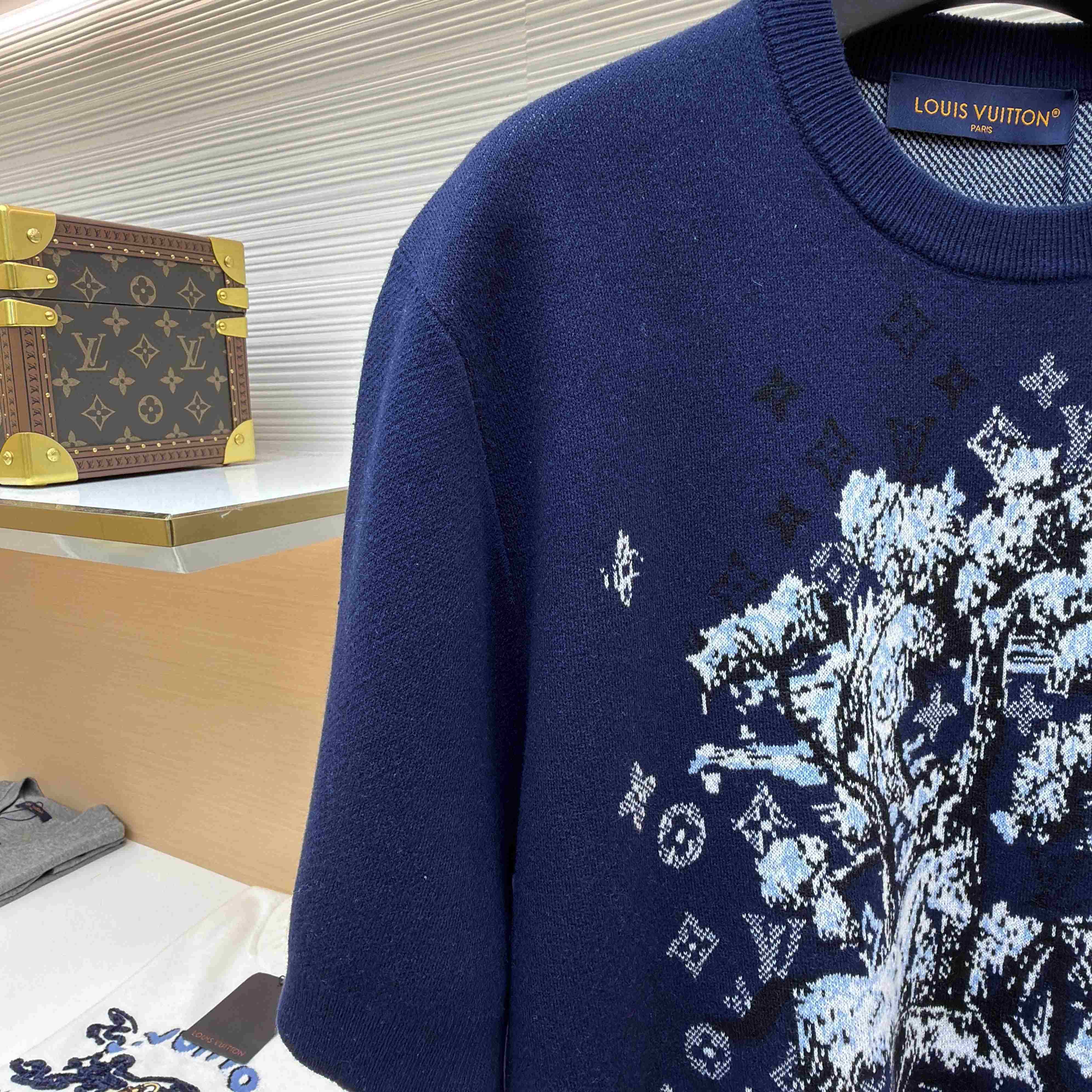 Louis Vuitton Short-Sleeved Jacquard Crewneck    1AJBVC - DopestKickz