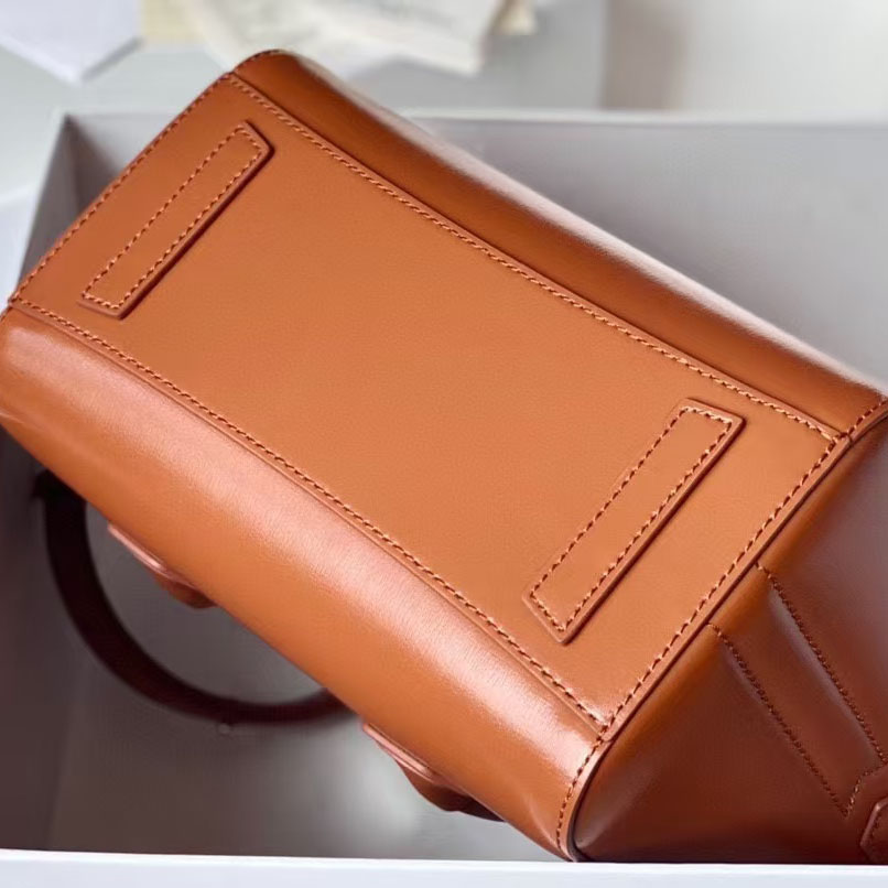 Givenchy MINI Antigona Bag    23x27x13cm - DopestKickz