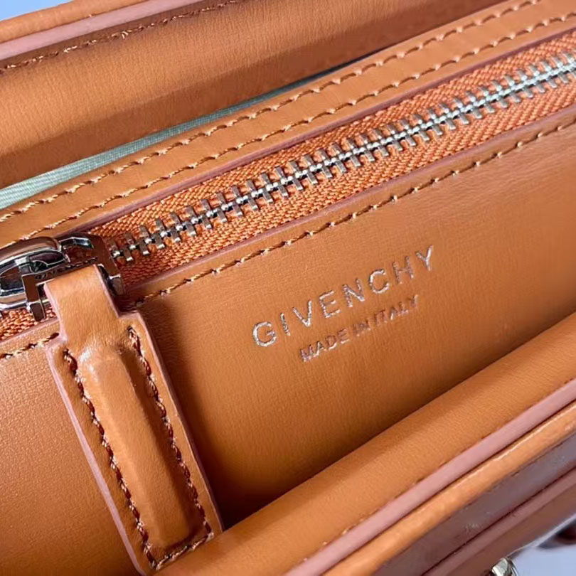 Givenchy MINI Antigona Bag    23x27x13cm - DopestKickz