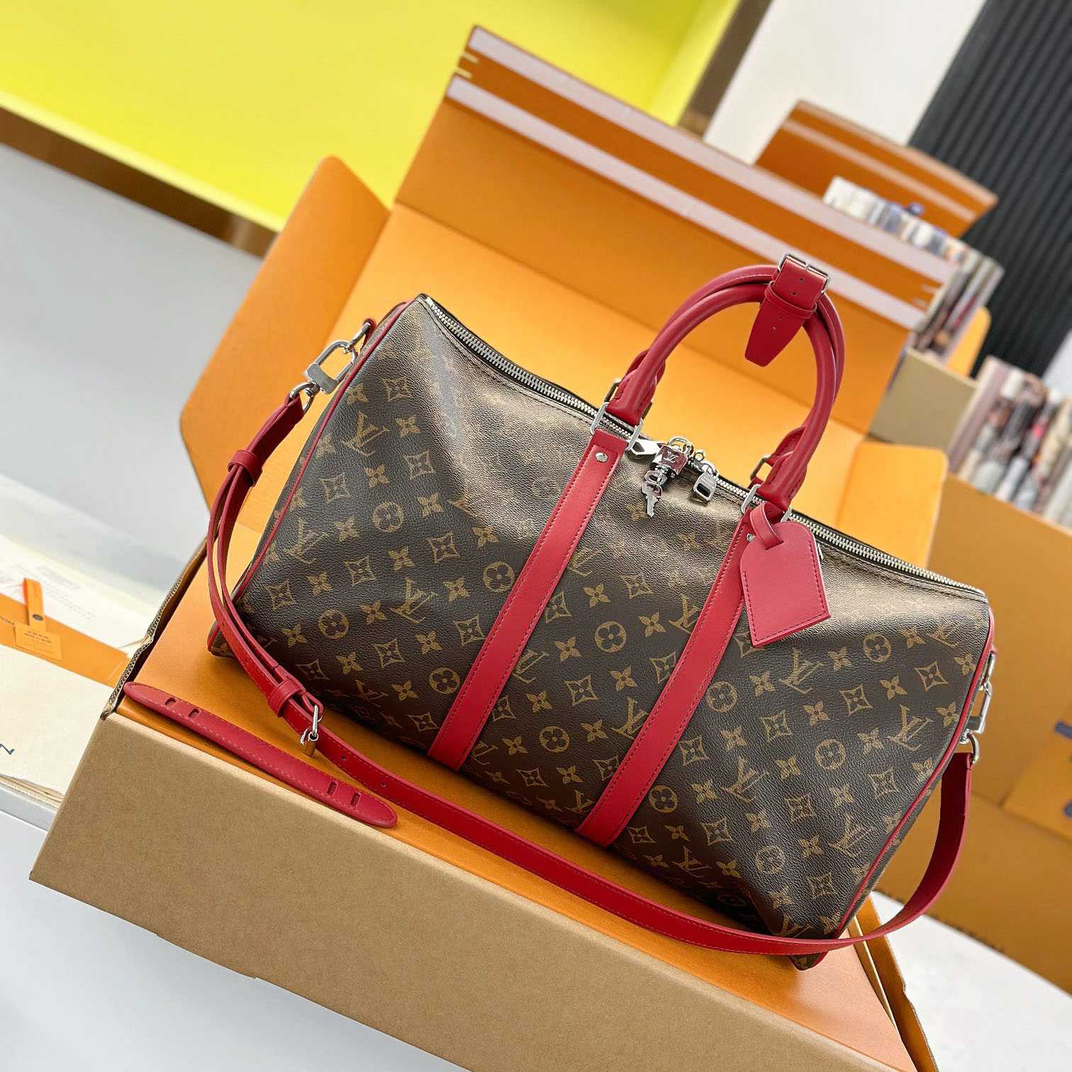 Louis Vuitton Keepall Bandoulière 45 M13808 - DopestKickz