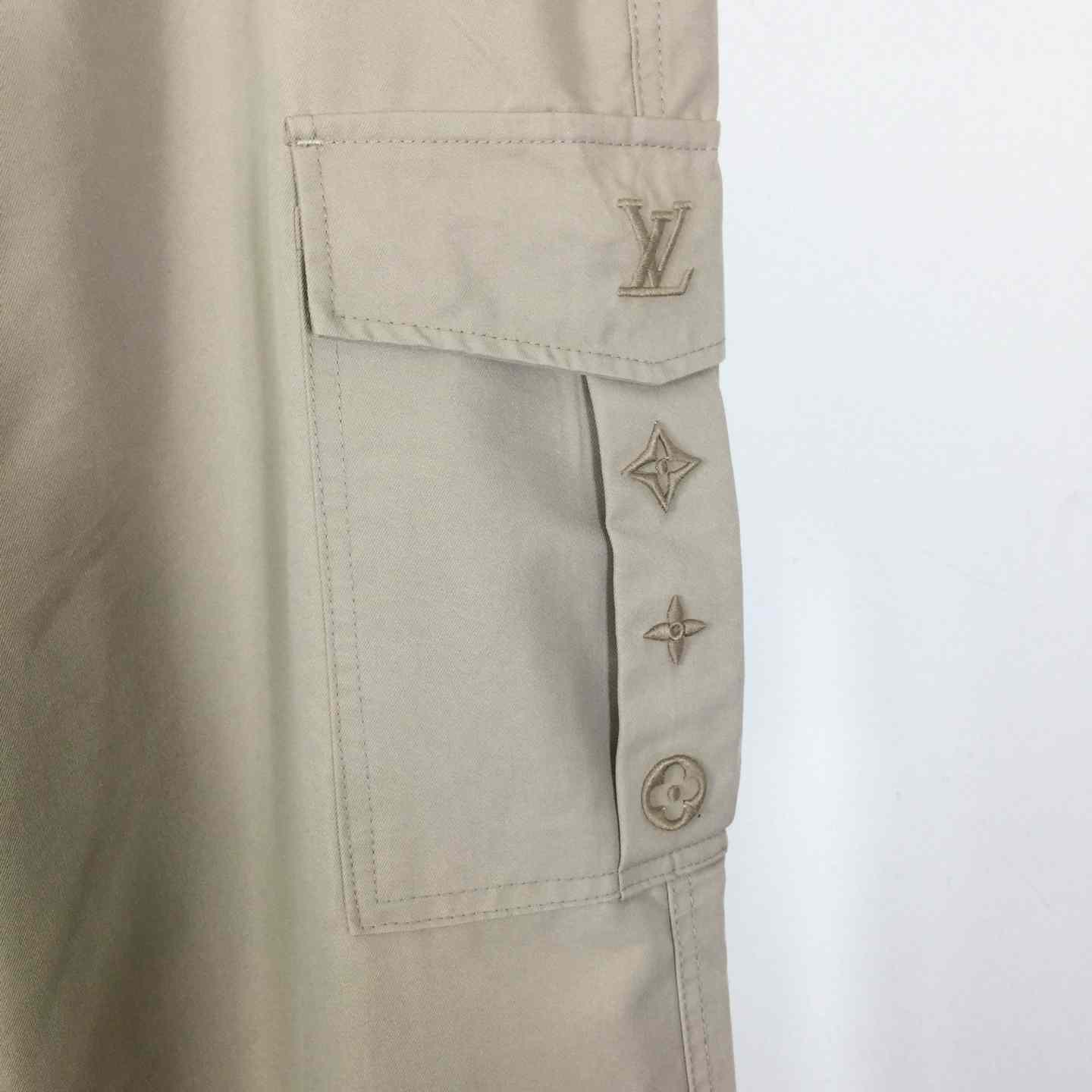 Louis Vuitton Signature Cargo Pants - DopestKickz