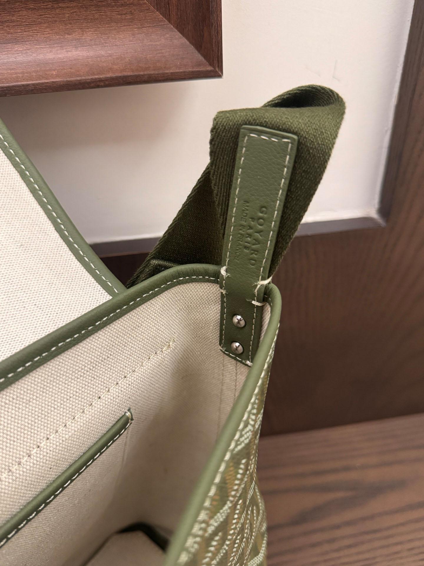 Goyard Coursier Messenger Bag - DopestKickz