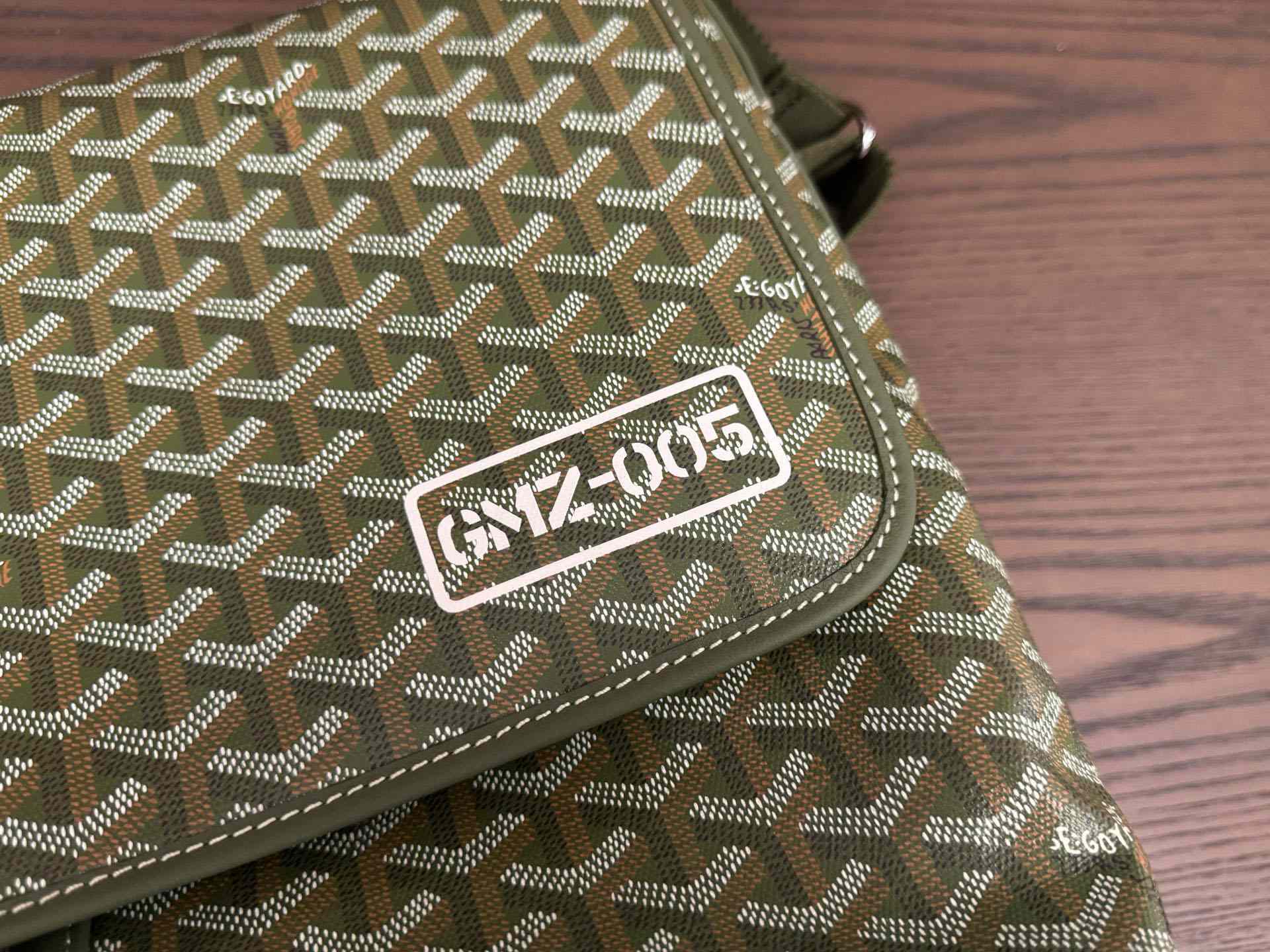Goyard Coursier Messenger Bag - DopestKickz