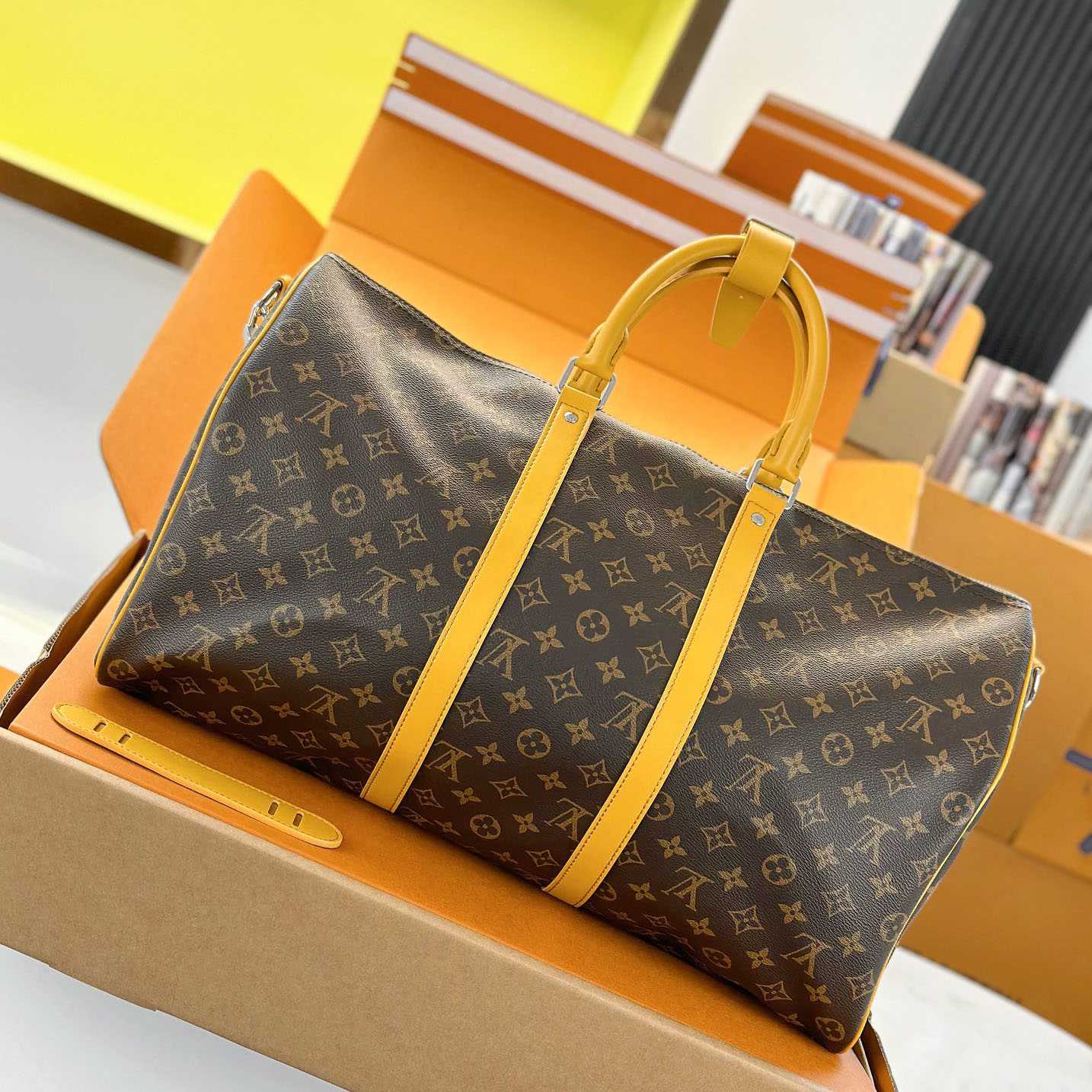 Louis Vuitton Keepall Bandoulière 50 M12634 - DopestKickz