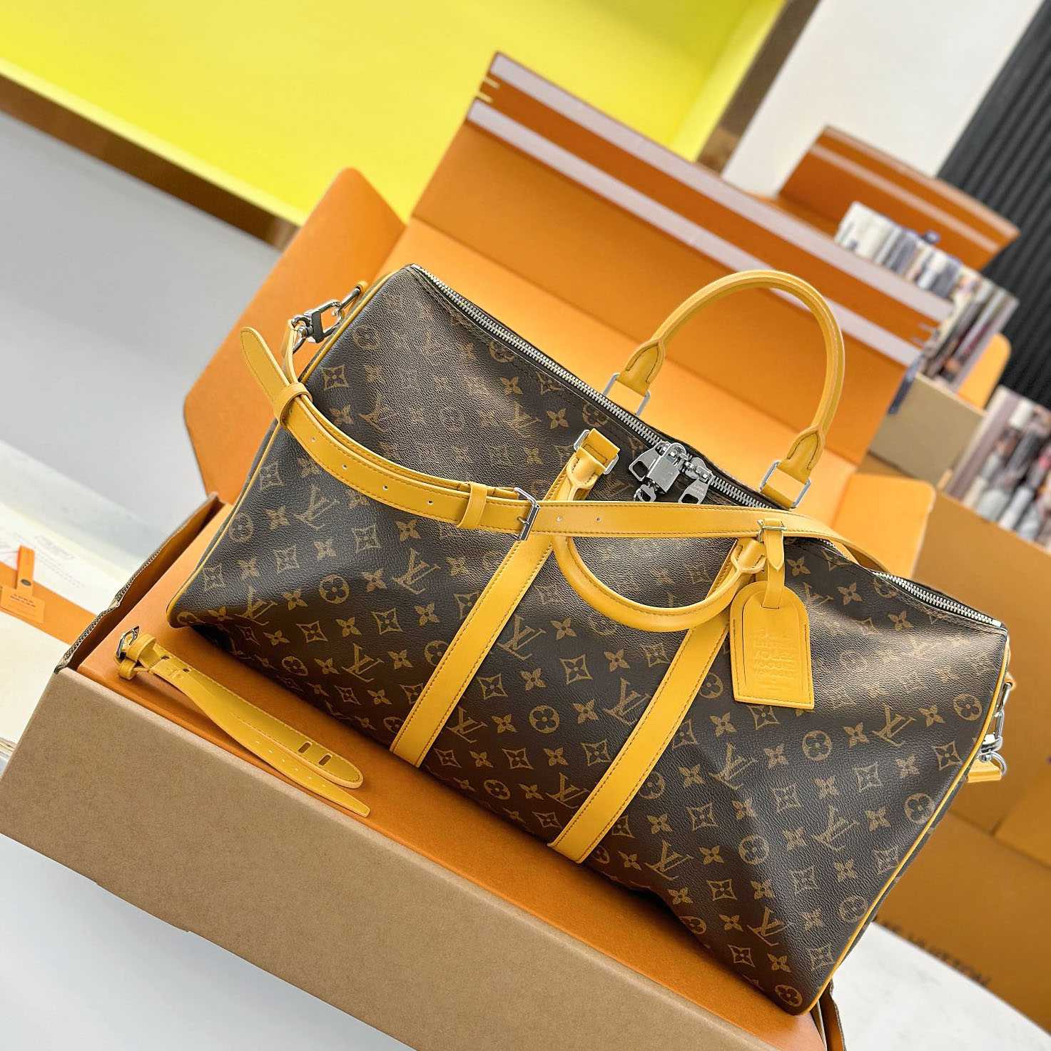 Louis Vuitton Keepall Bandoulière 50 M12634 - DopestKickz