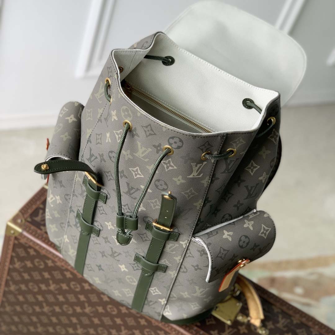  Louis Vuitton Christopher MM     M27080 - DopestKickz