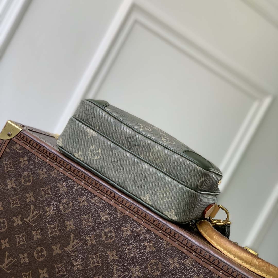 Louis Vuitton Nil Messenger Damoflage   M14988 - DopestKickz