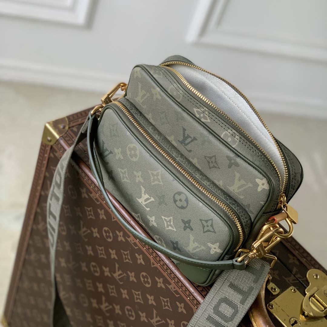 Louis Vuitton Nil Messenger Damoflage   M14988 - DopestKickz