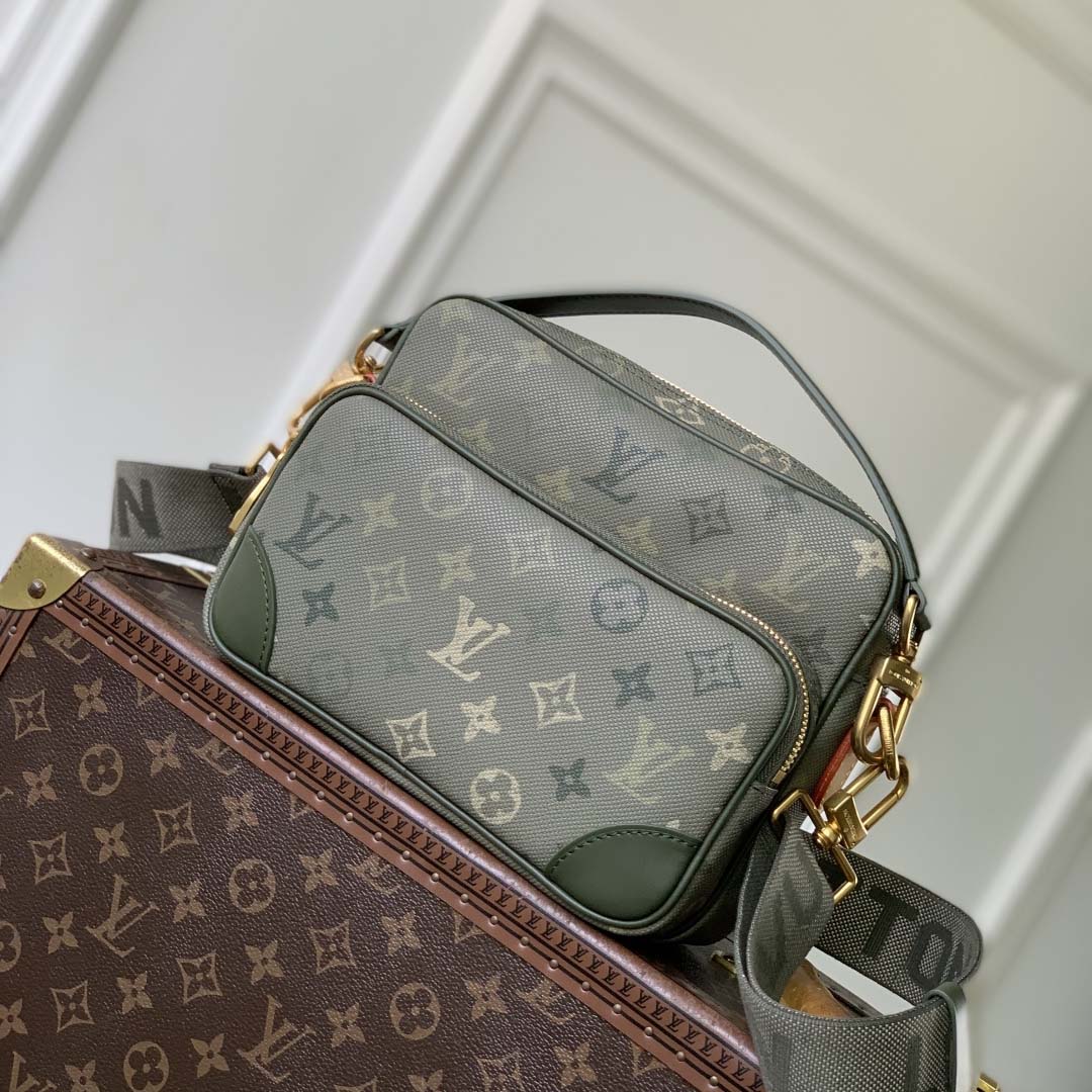 Louis Vuitton Nil Messenger Damoflage   M14988 - DopestKickz