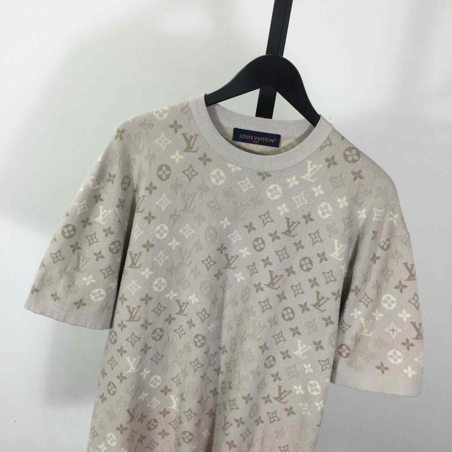 Louis Vuitton Monogram Short-Sleeved Crewneck   1AJBTD - DopestKickz